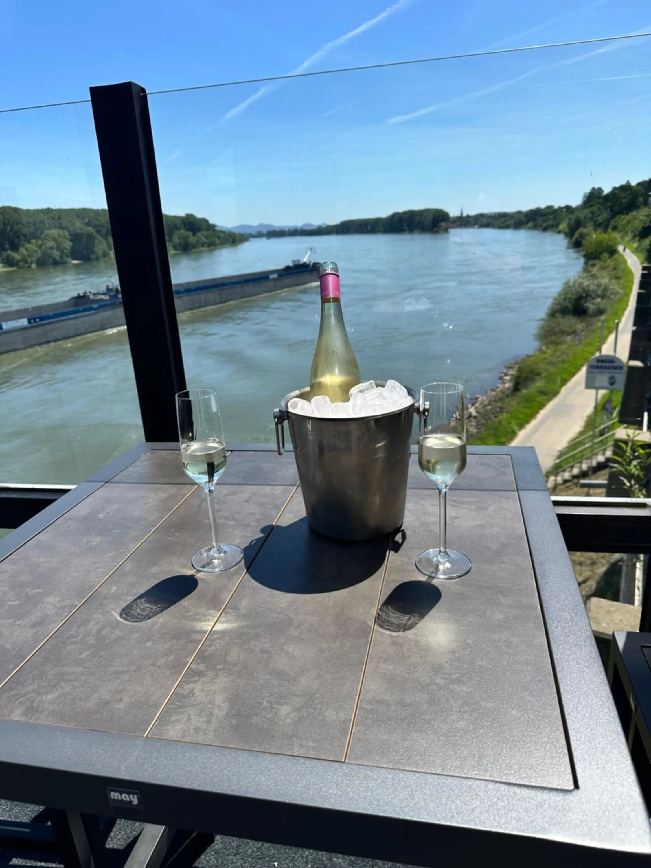 Natural landscape in Rheinterrassen Hotel Café Restaurant