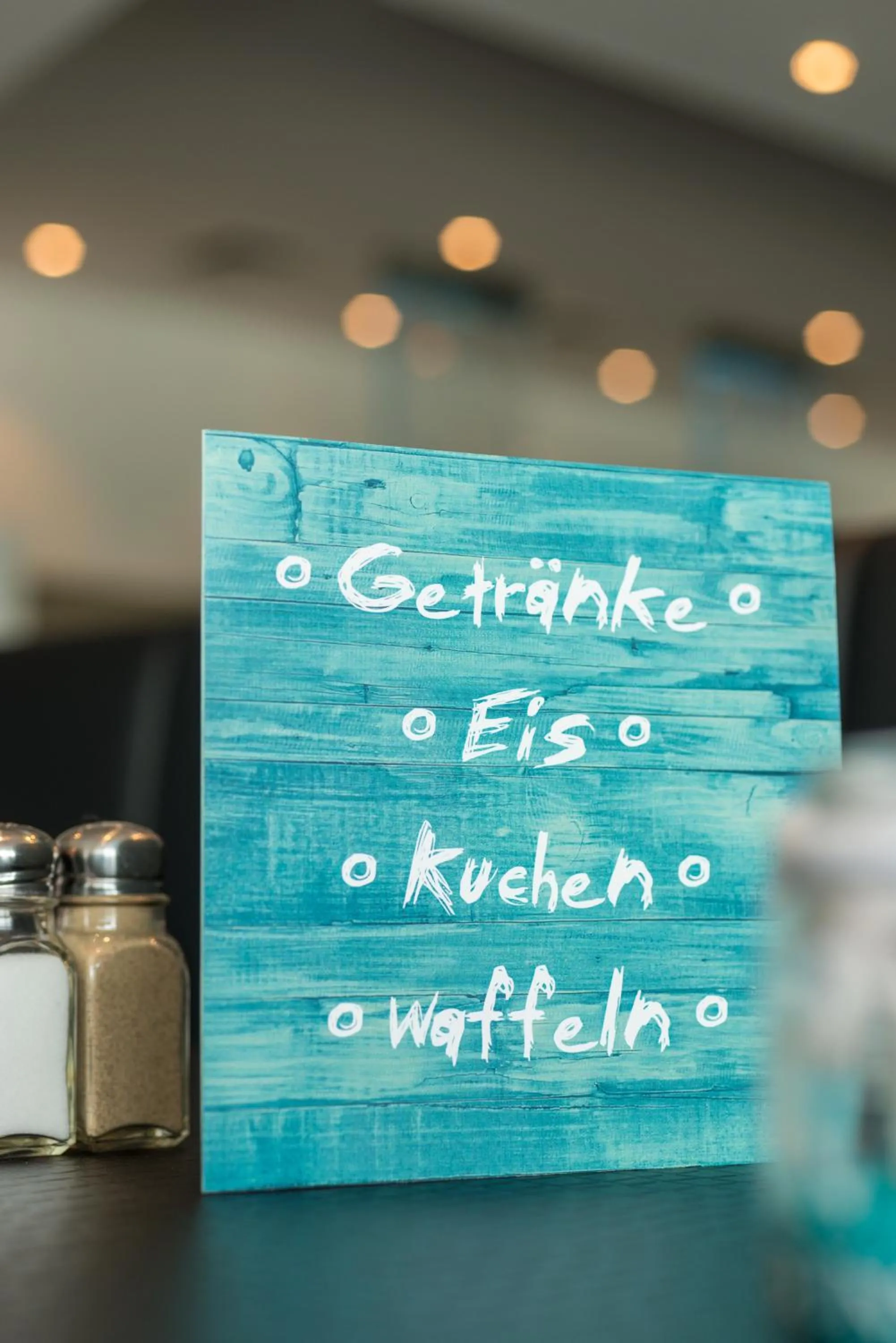 Restaurant/places to eat in Rheinterrassen Hotel Café Restaurant