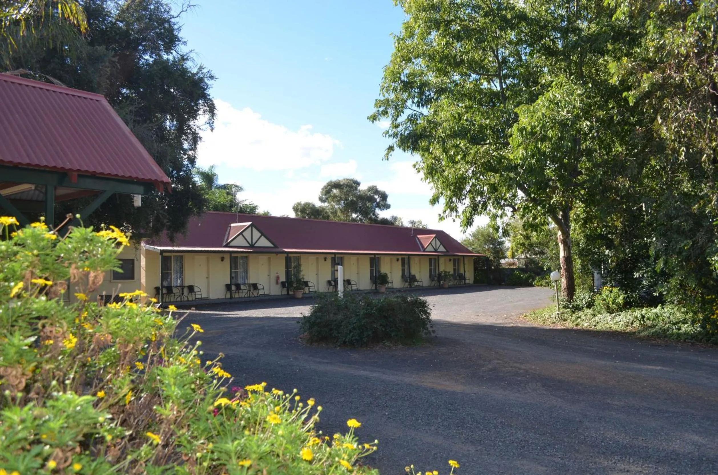 Property building in Bungalow Motel Gilgandra