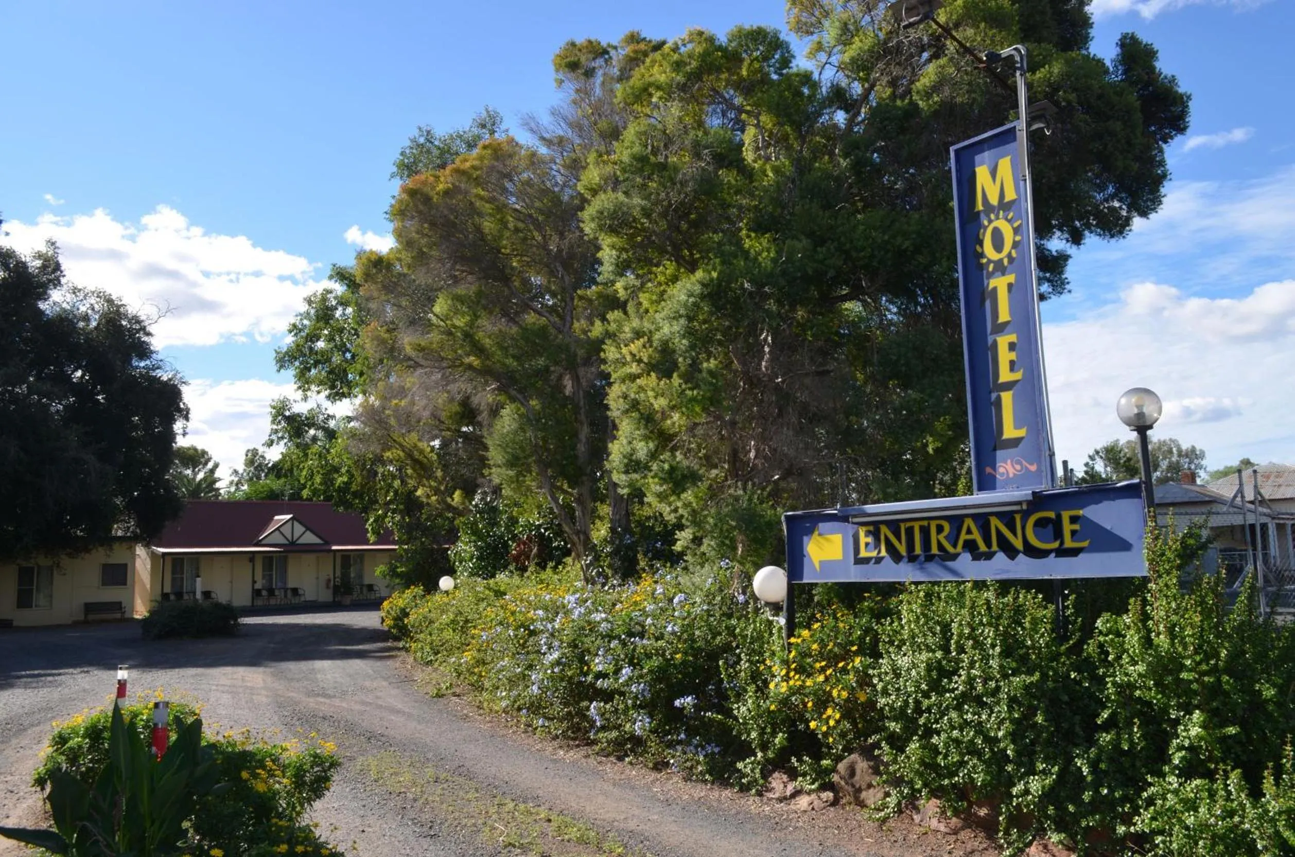 Facade/entrance in Bungalow Motel Gilgandra
