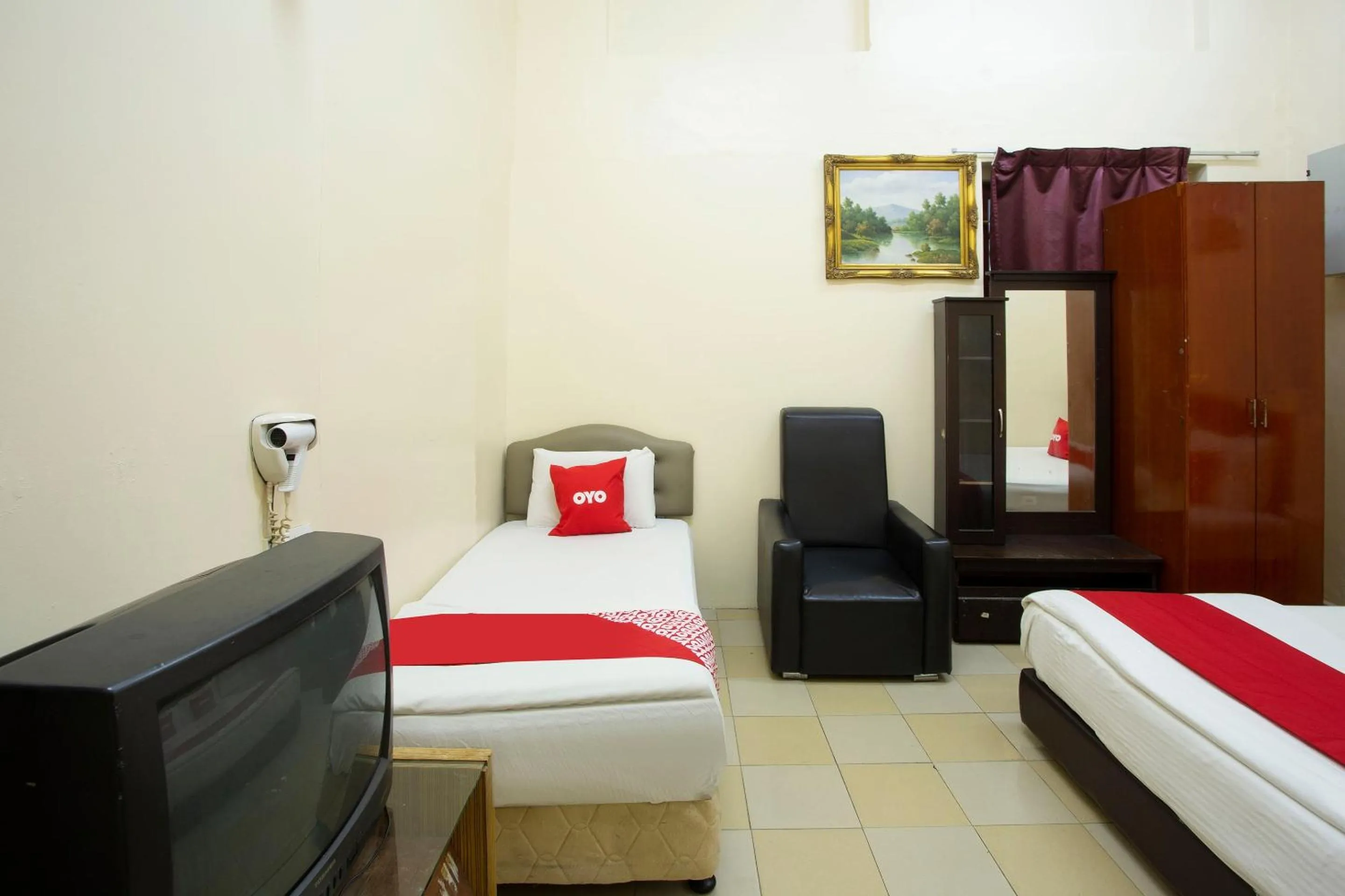 Bedroom, Bed in SPOT ON 90137 Casavilla Hotel Pudu