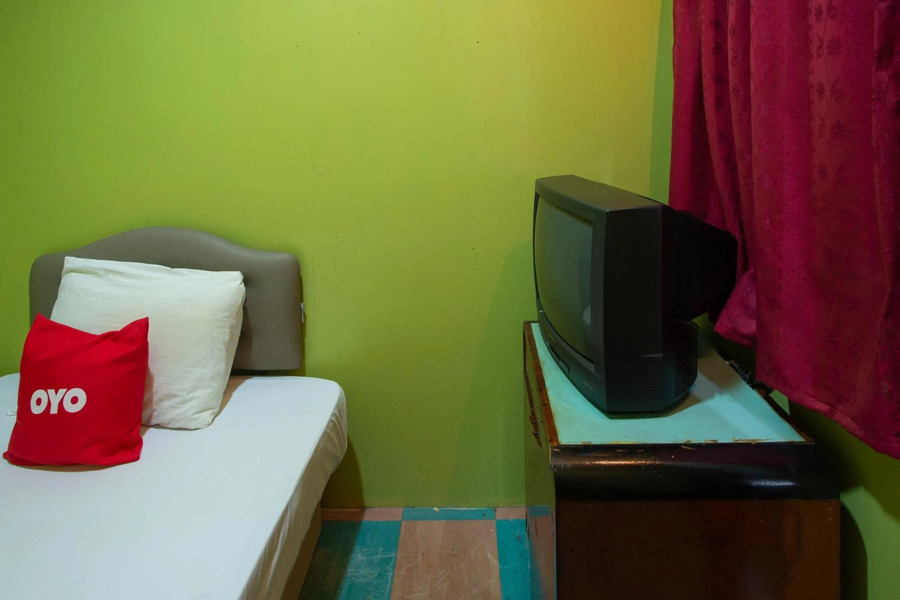 Bedroom, Bed in SPOT ON 90137 Casavilla Hotel Pudu