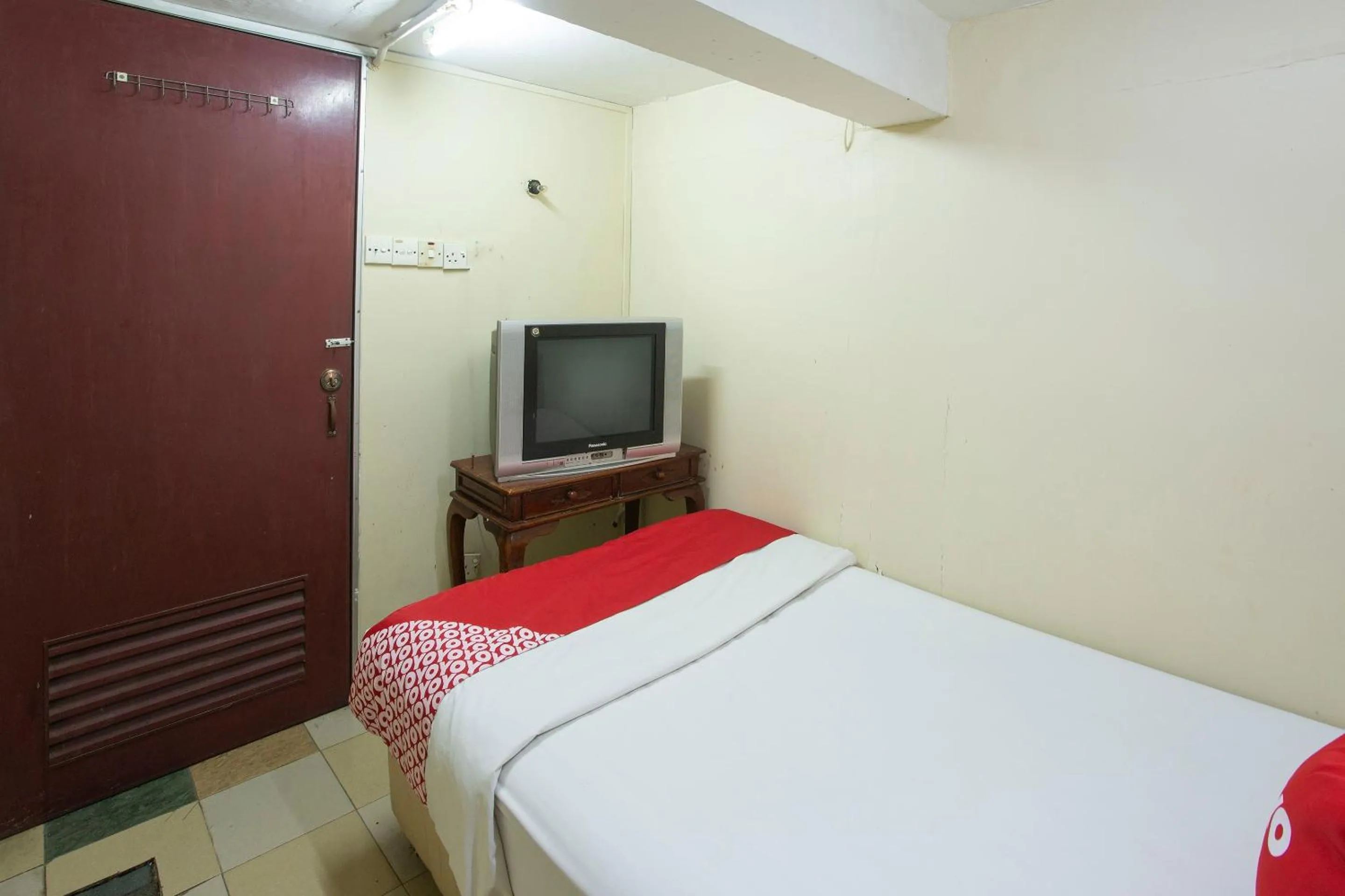 Bedroom, Bed in SPOT ON 90137 Casavilla Hotel Pudu