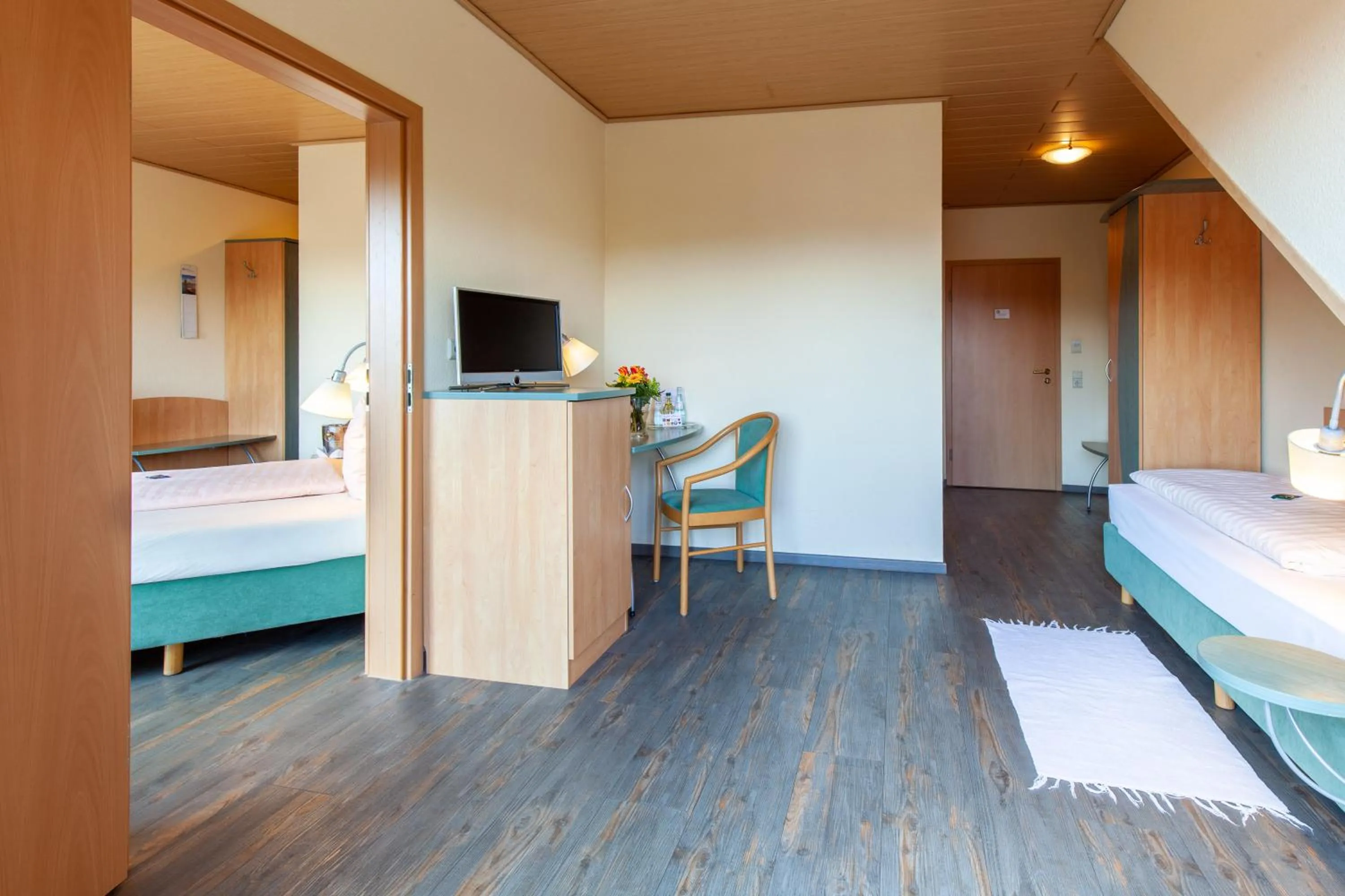 Family, Bed in Landgasthof 'Zur Quelle'