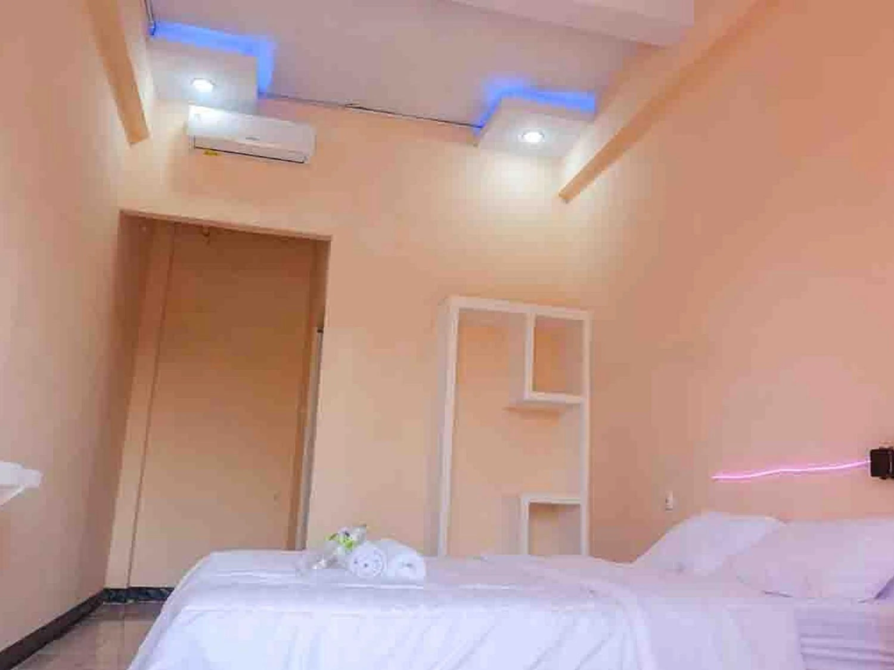 Bed in Artayya Puri 2 near Alun Alun Caruban Mitra RedDoorz