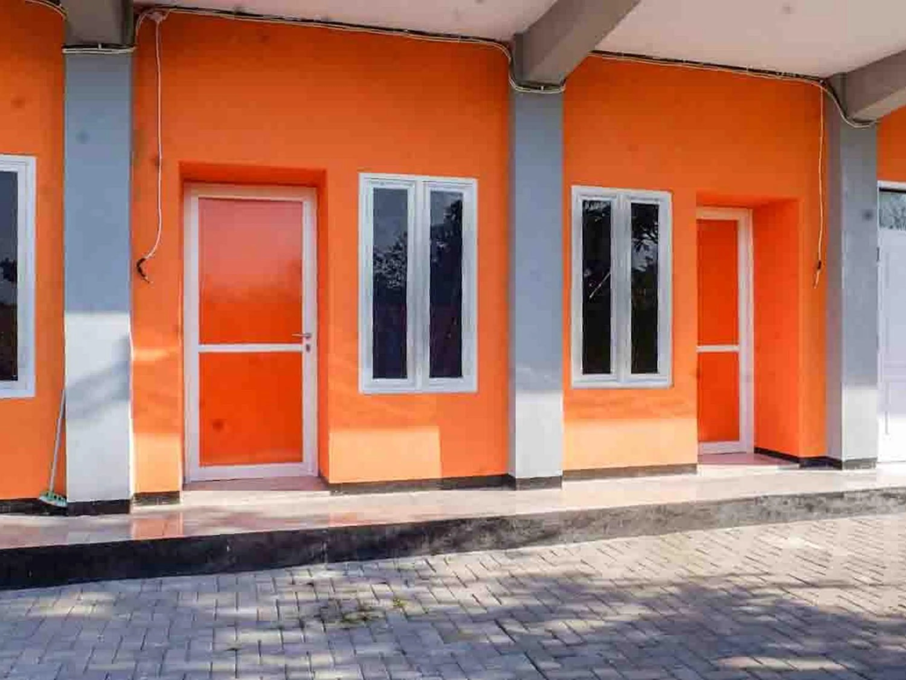 Facade/entrance in Artayya Puri 2 near Alun Alun Caruban Mitra RedDoorz