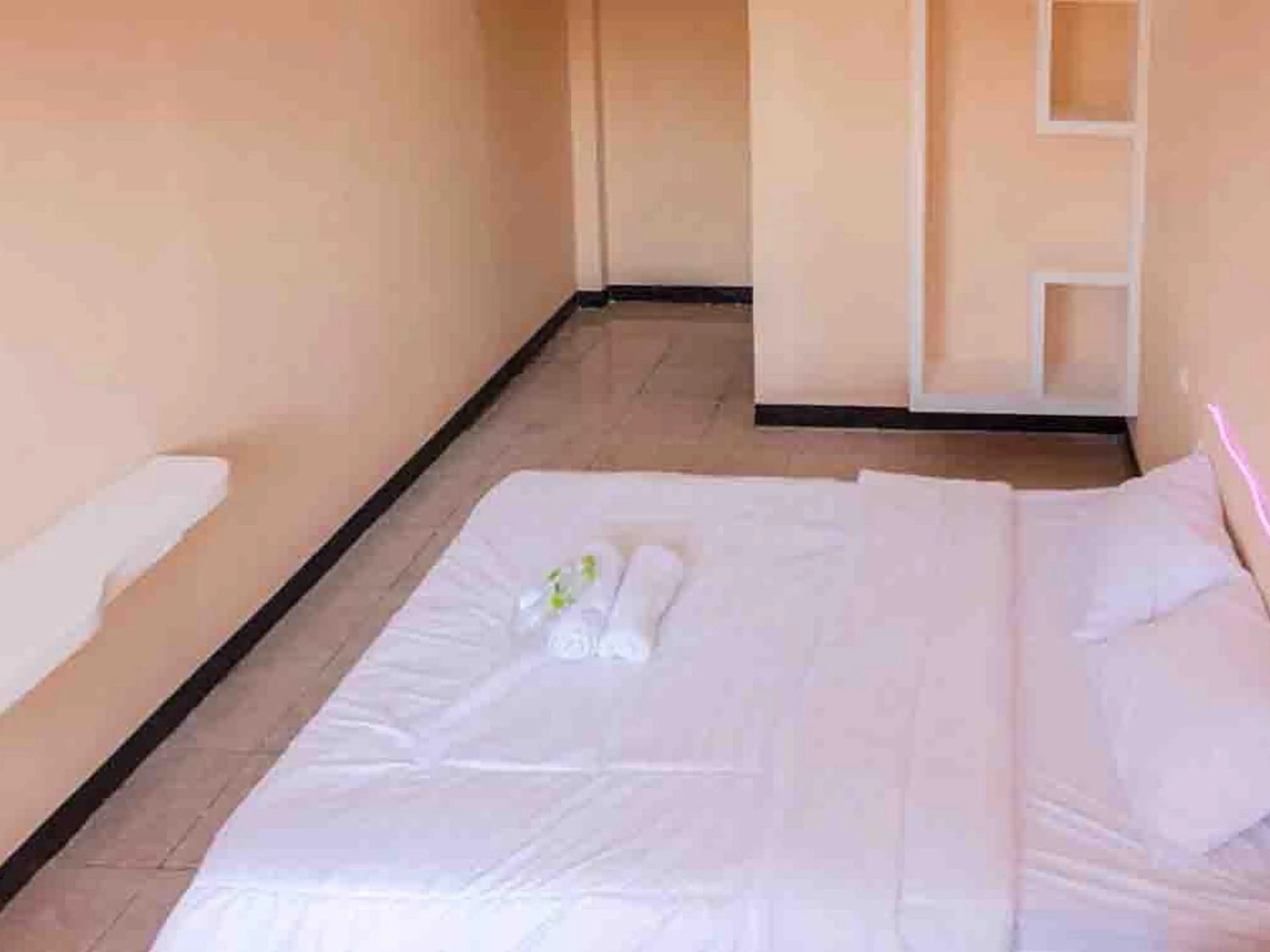 Bed in Artayya Puri 2 near Alun Alun Caruban Mitra RedDoorz