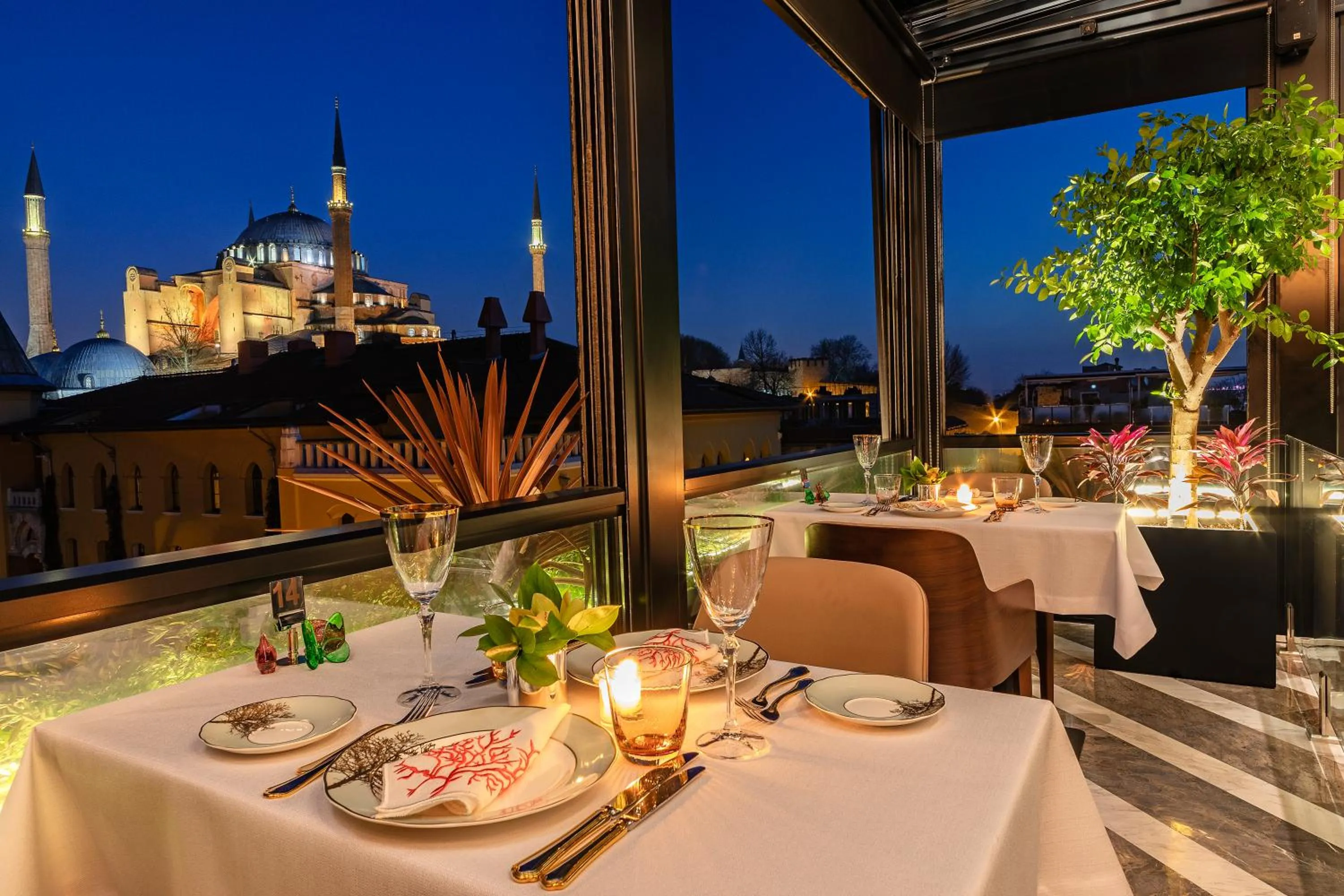 Restaurant/places to eat in Aya Sultanahmet Hotel