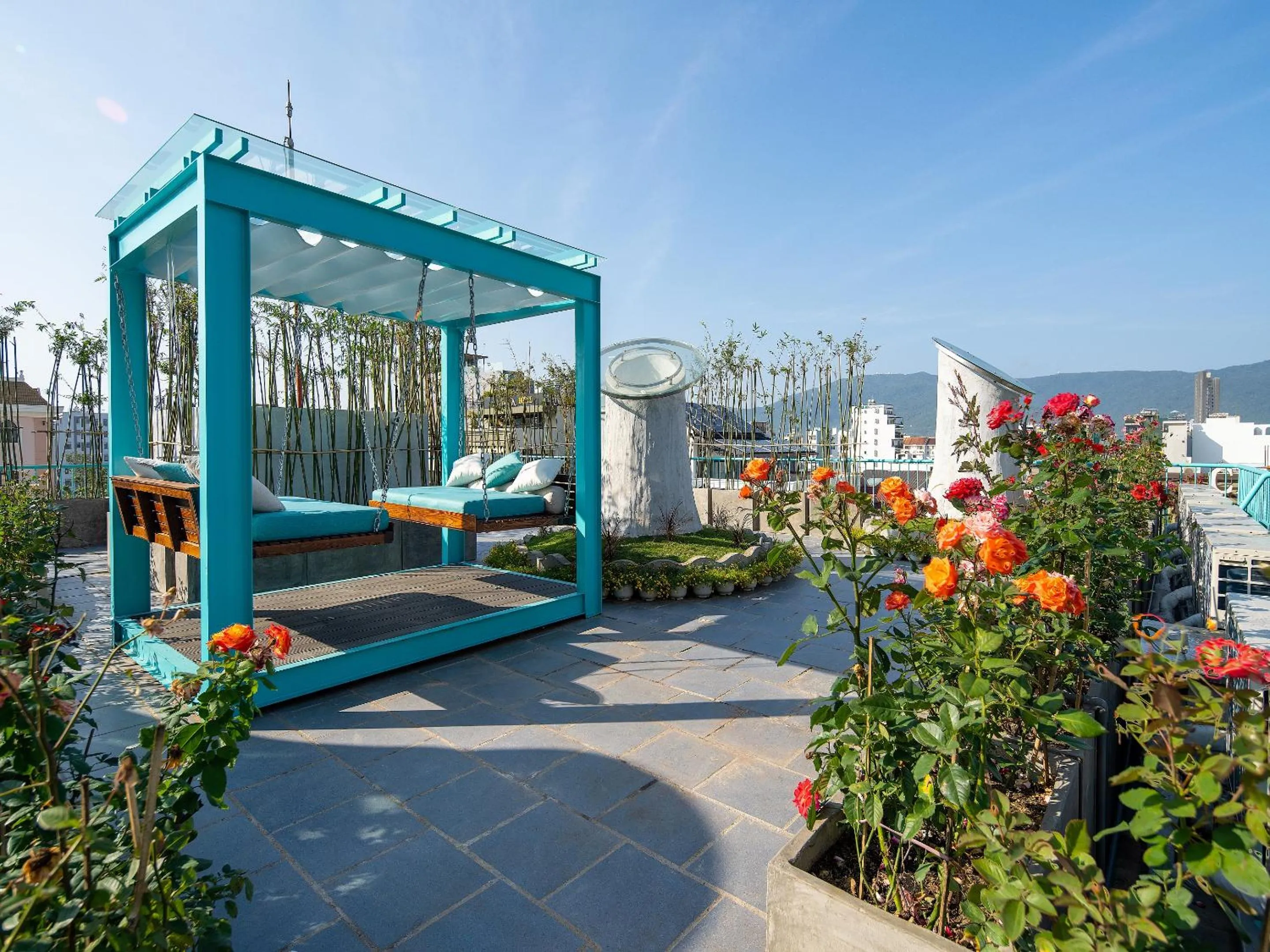 Patio in Hotel Le Bouton