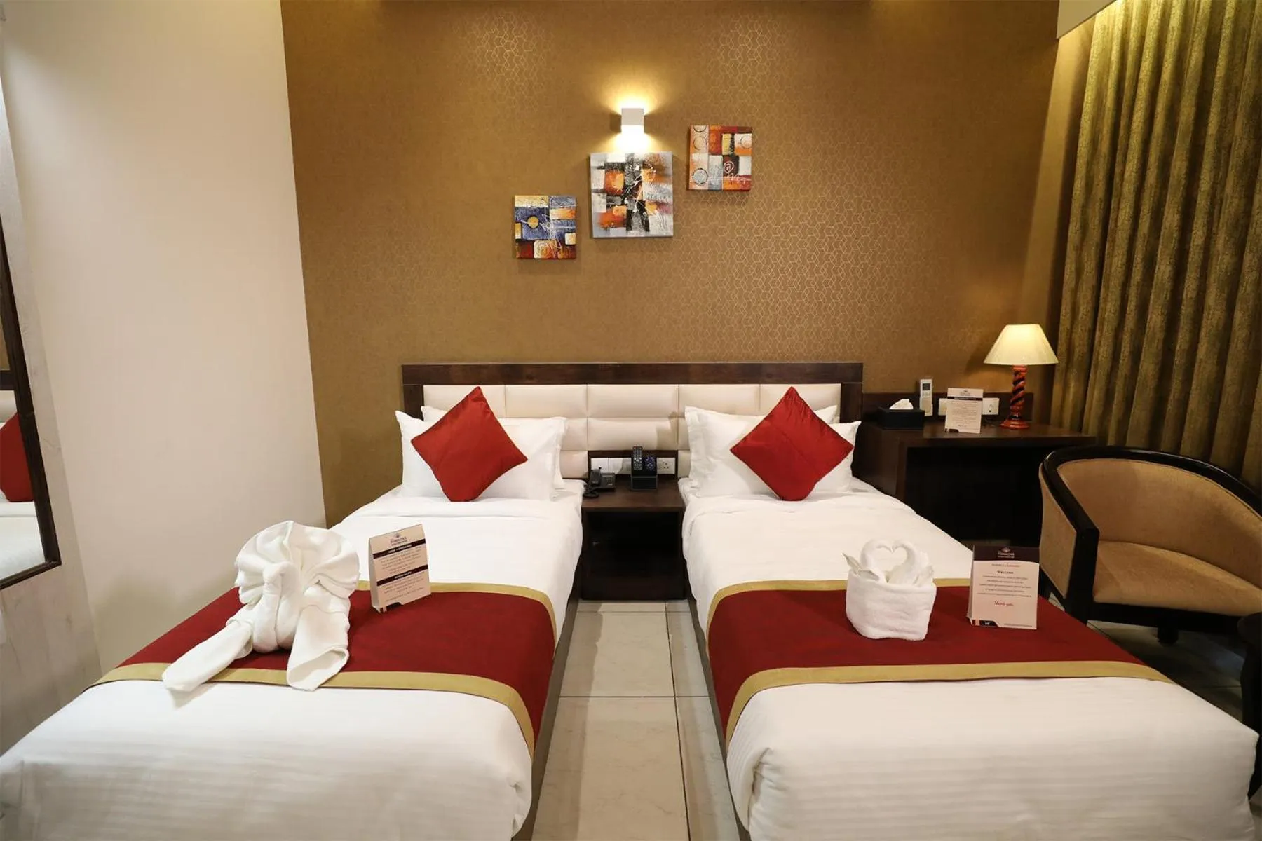 Bed in Hotel Foxglove International