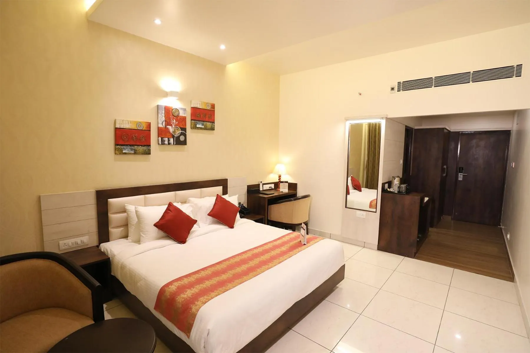 TV and multimedia in Hotel Foxglove International