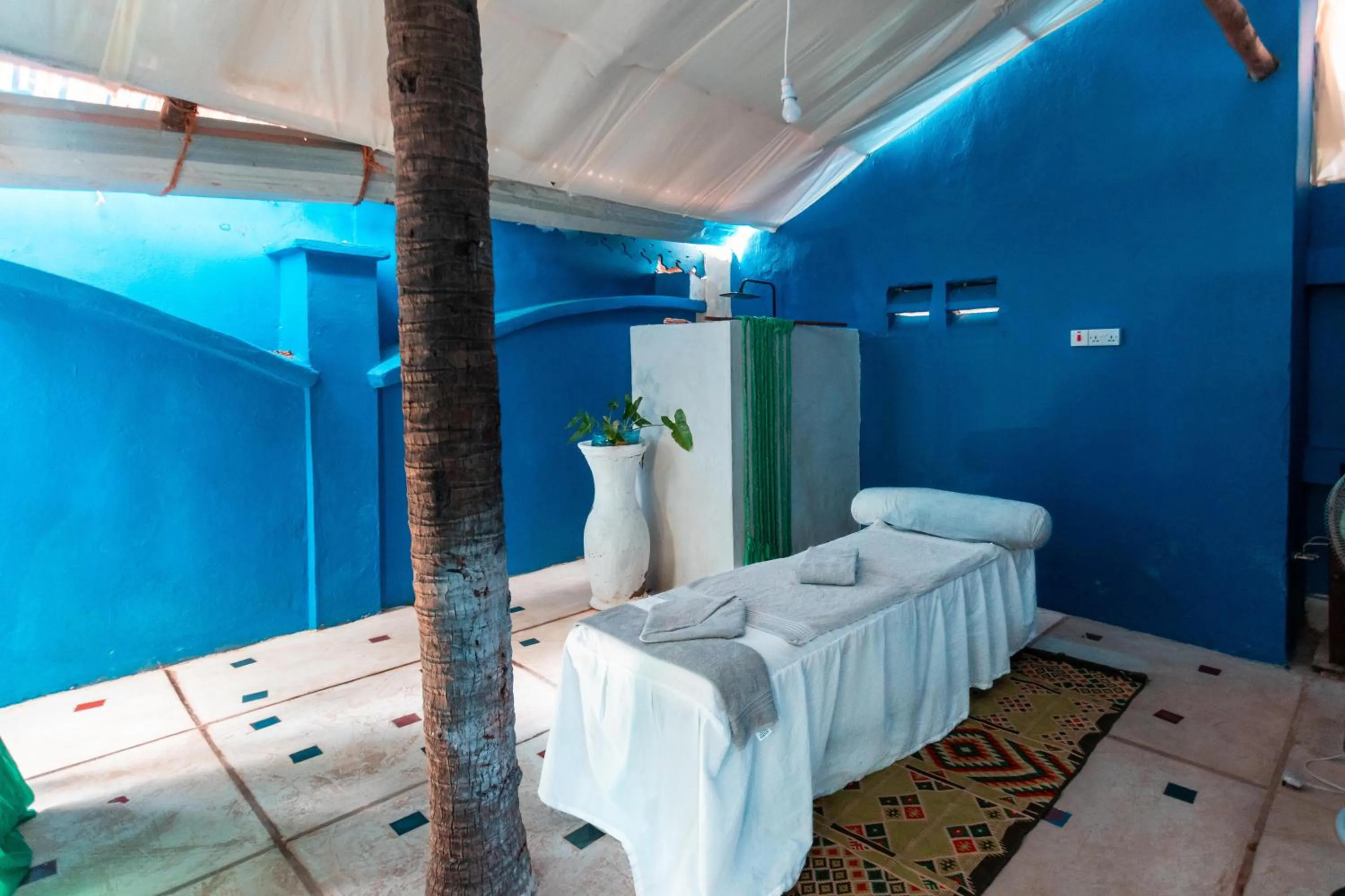 Massage in B4 BOUTIQUE