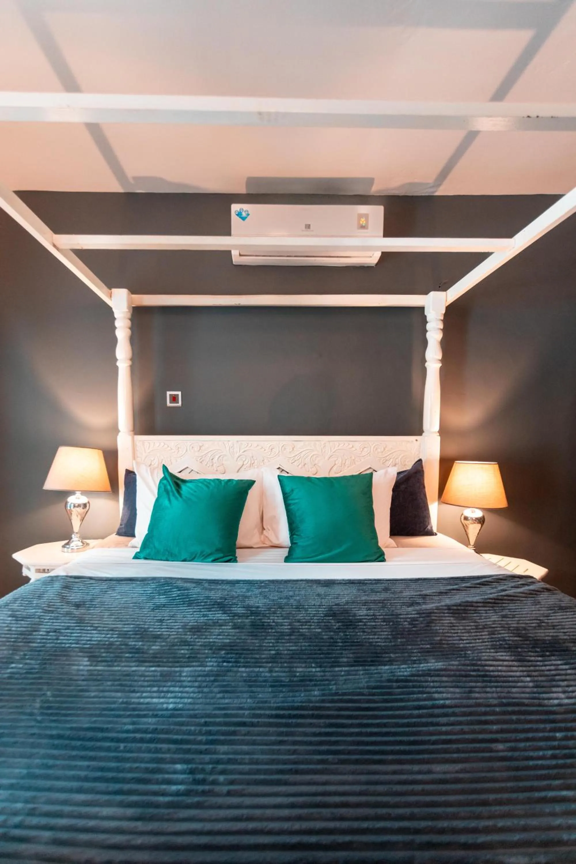 Bed in B4 BOUTIQUE