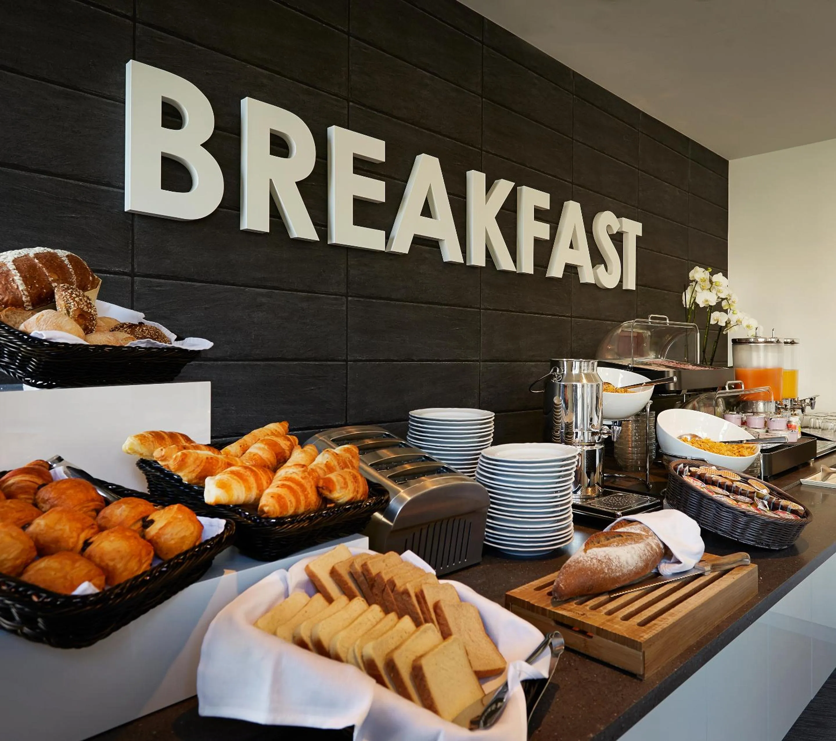 Breakfast in Hotel Suisse