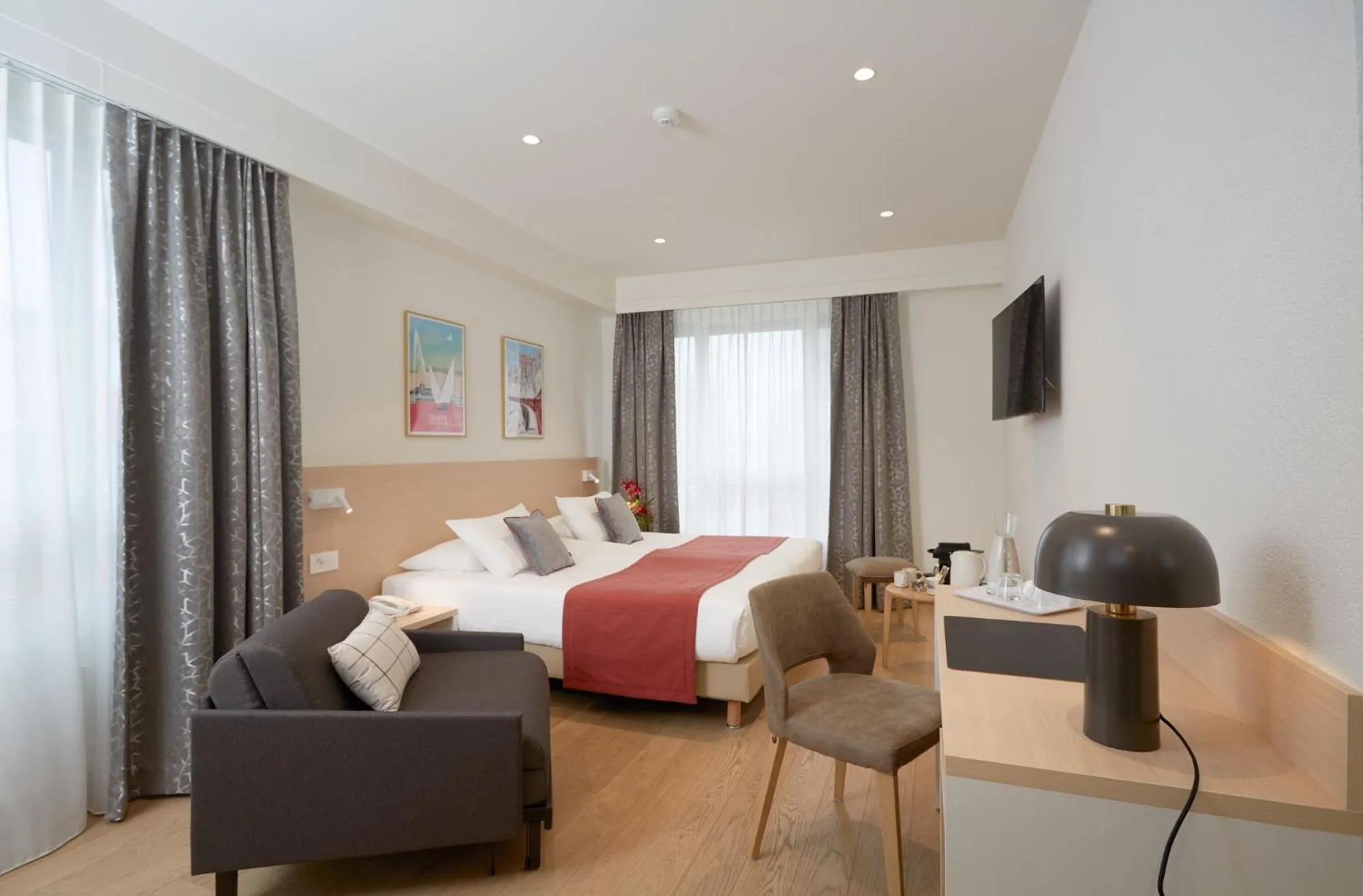 Bedroom, Bed in Hotel Suisse