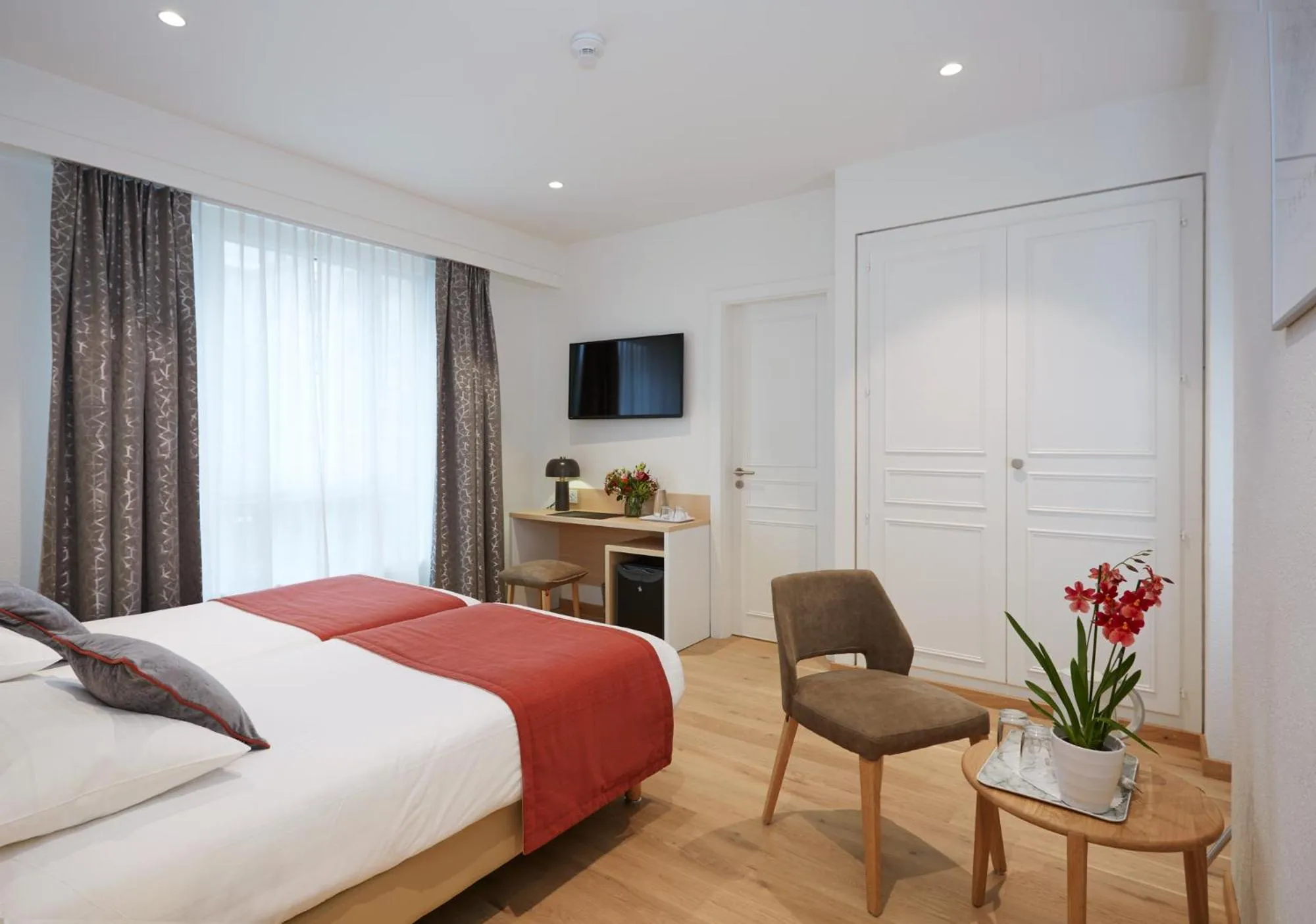 Bedroom, Bed in Hotel Suisse