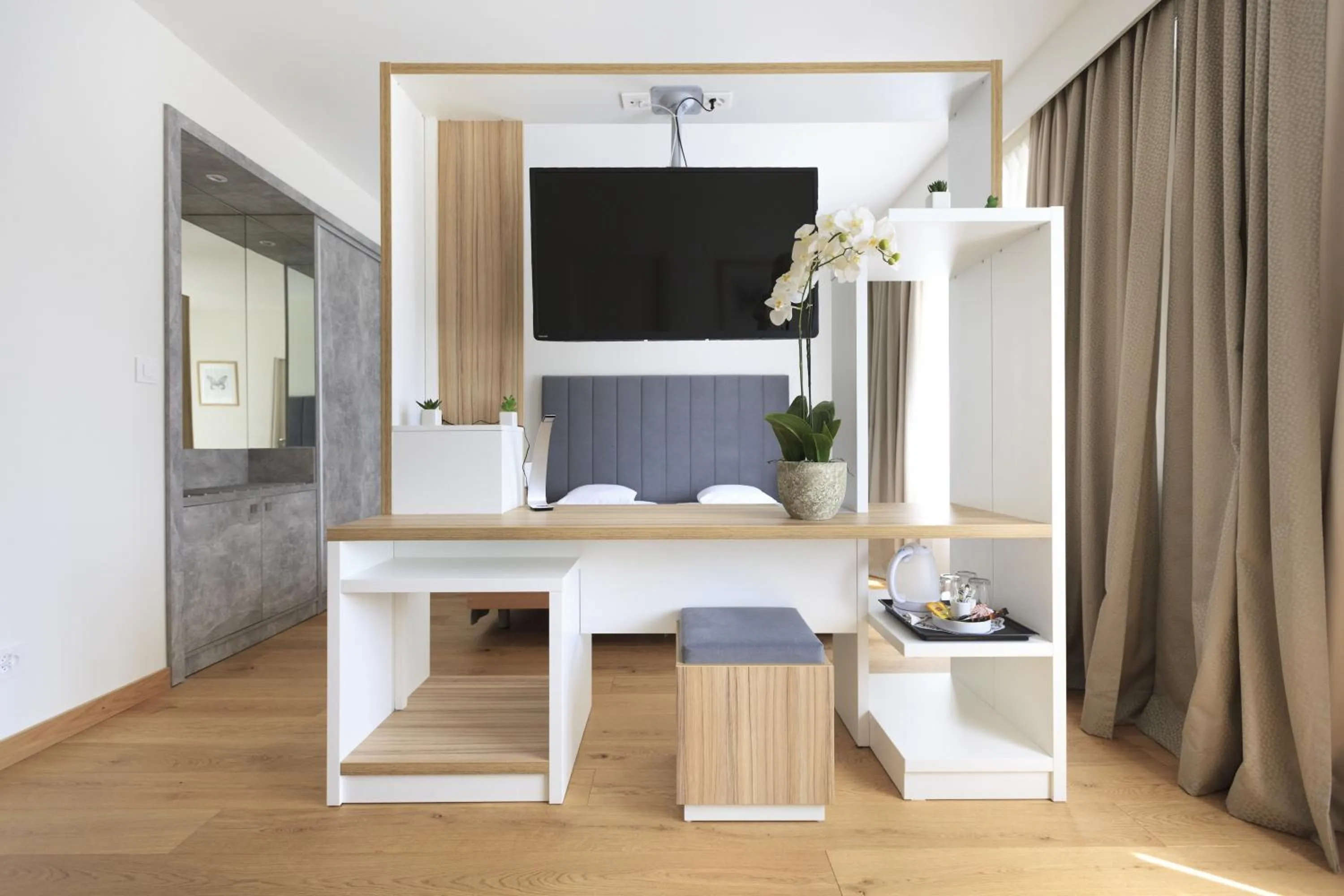 Bedroom in Hotel Suisse