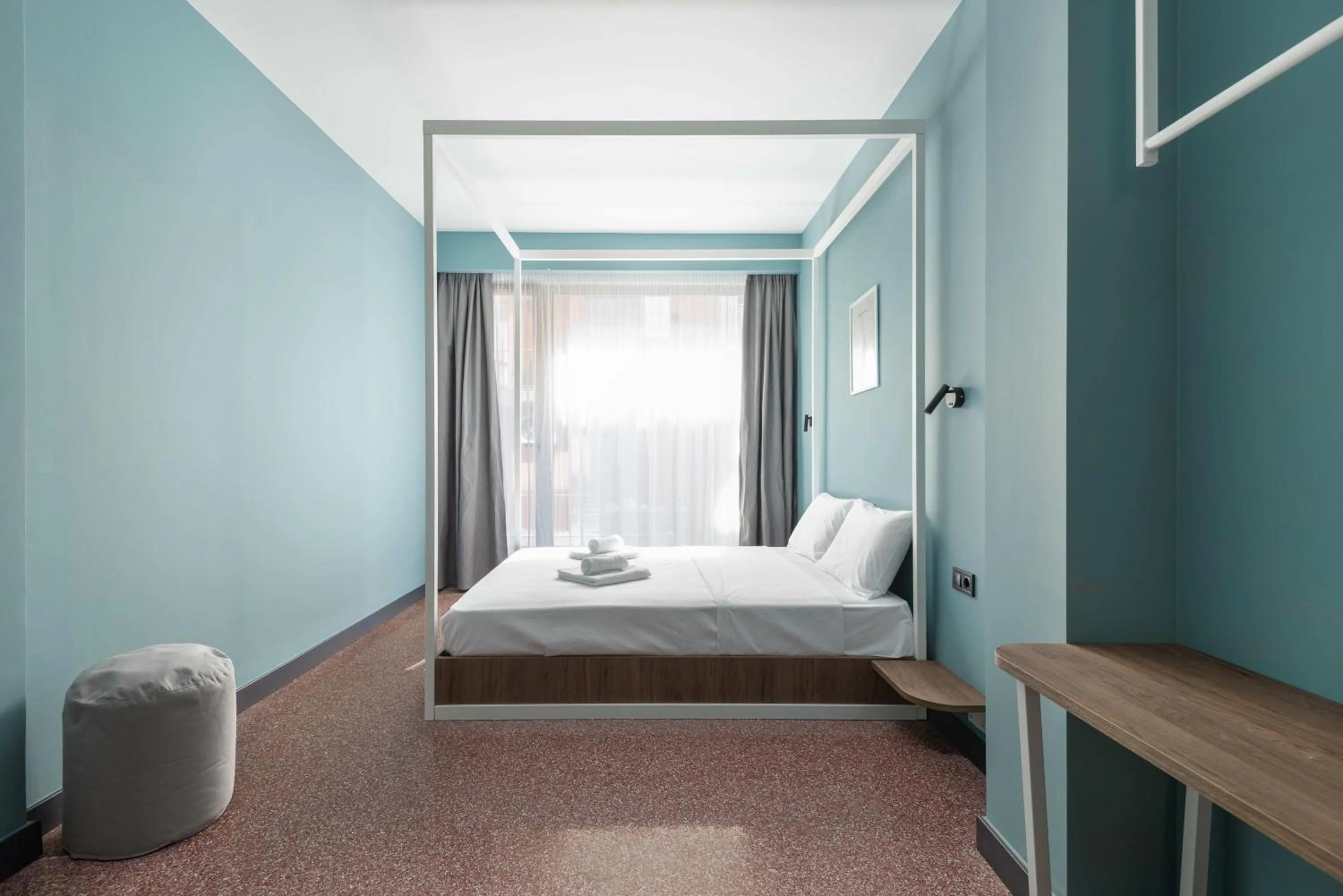 Bed in Zeus is Loose Hostel