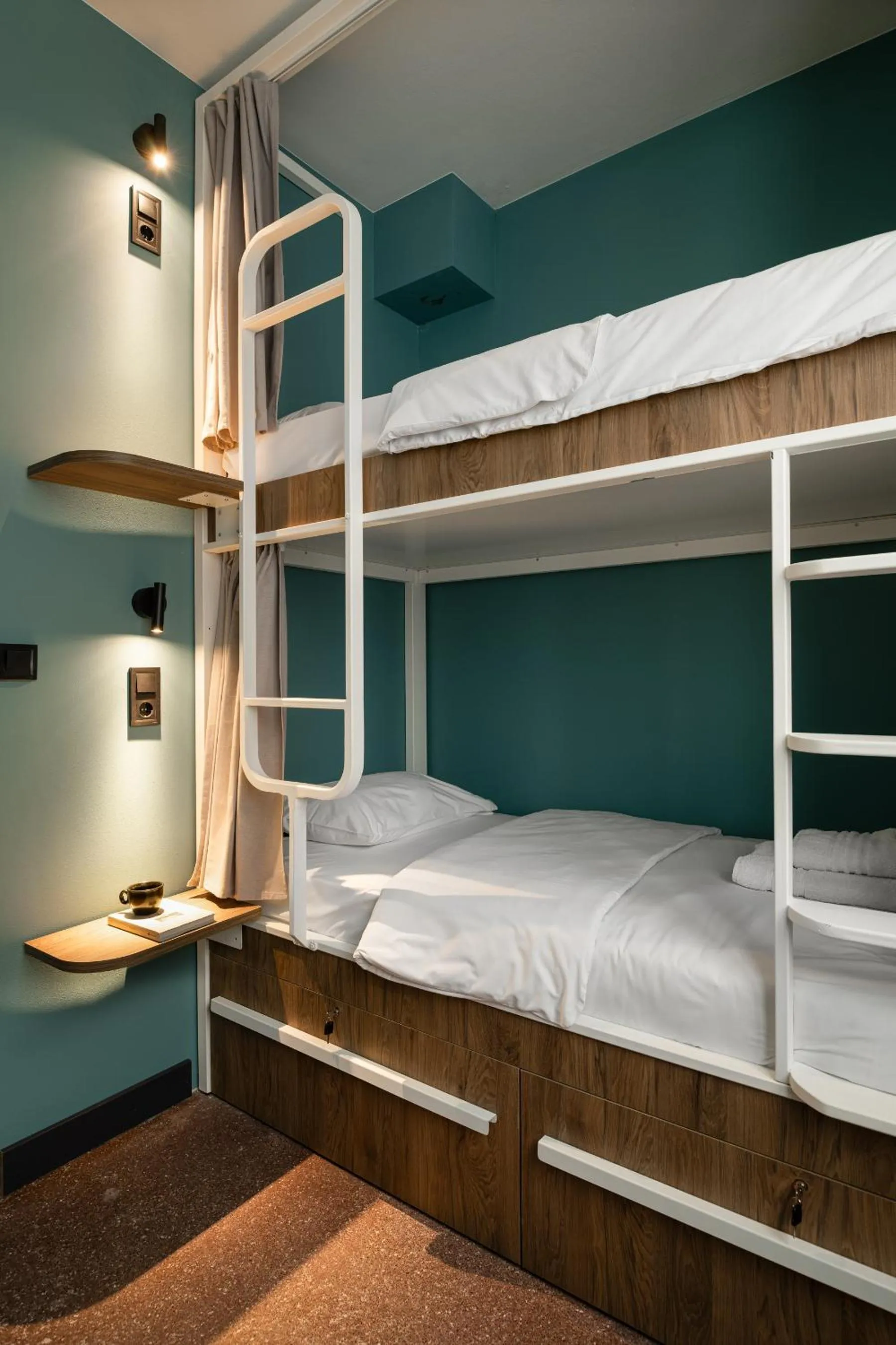 Bedroom, Bed in Zeus is Loose Hostel