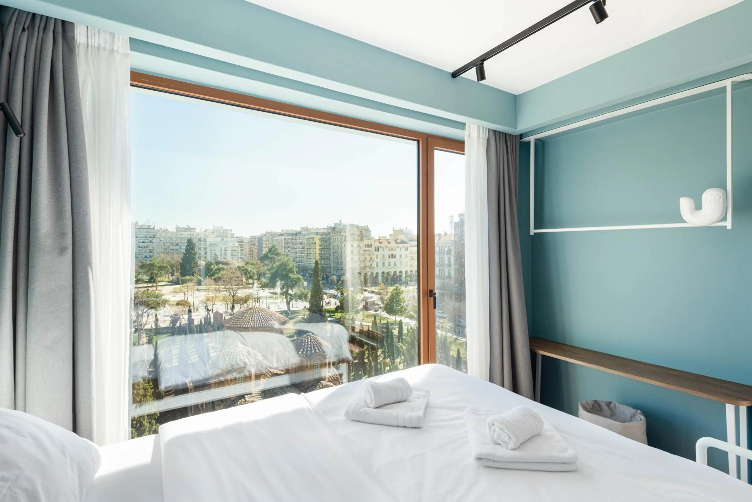 Bed in Zeus is Loose Hostel