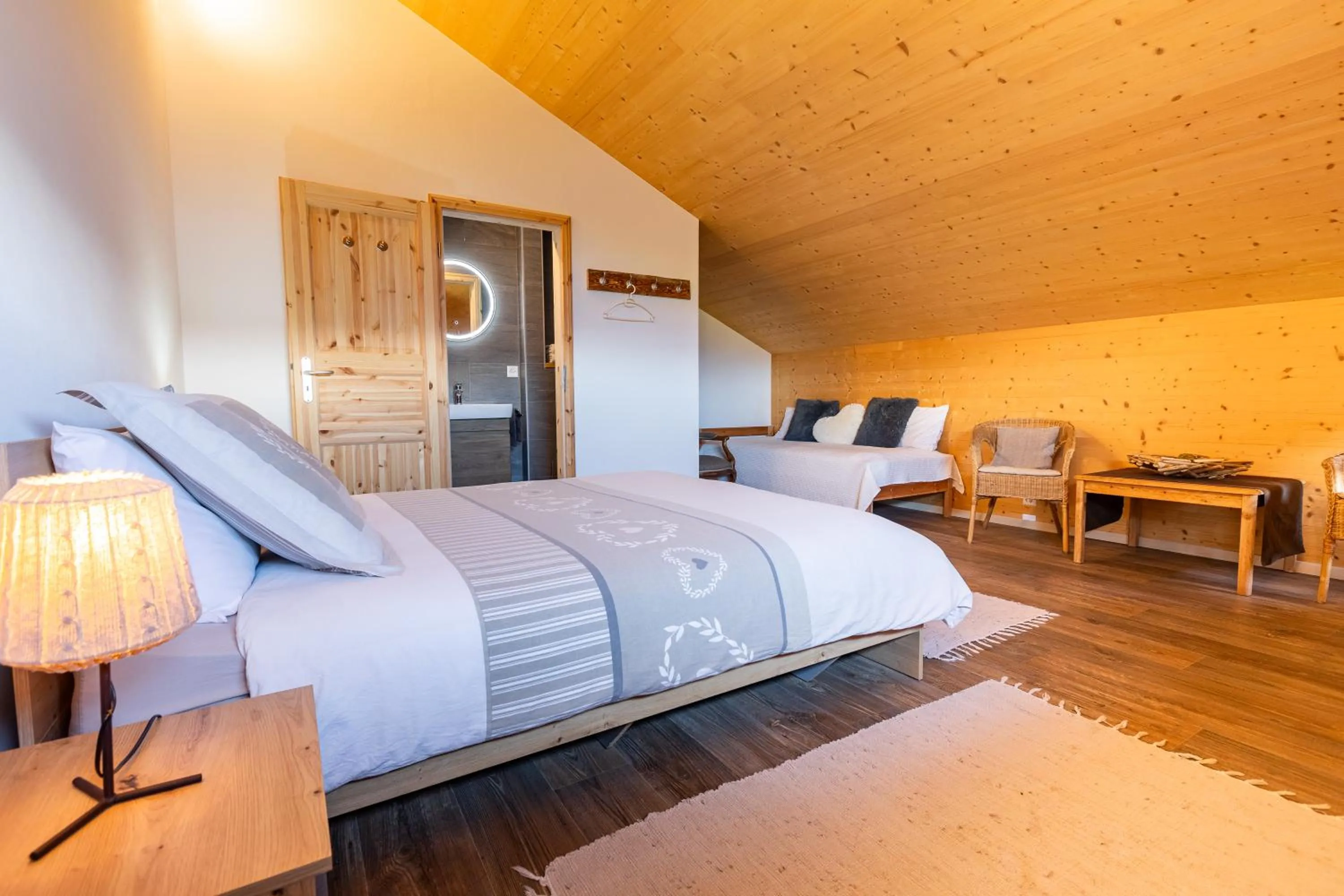Double Room with Private Bathroom in Chalet Chanso