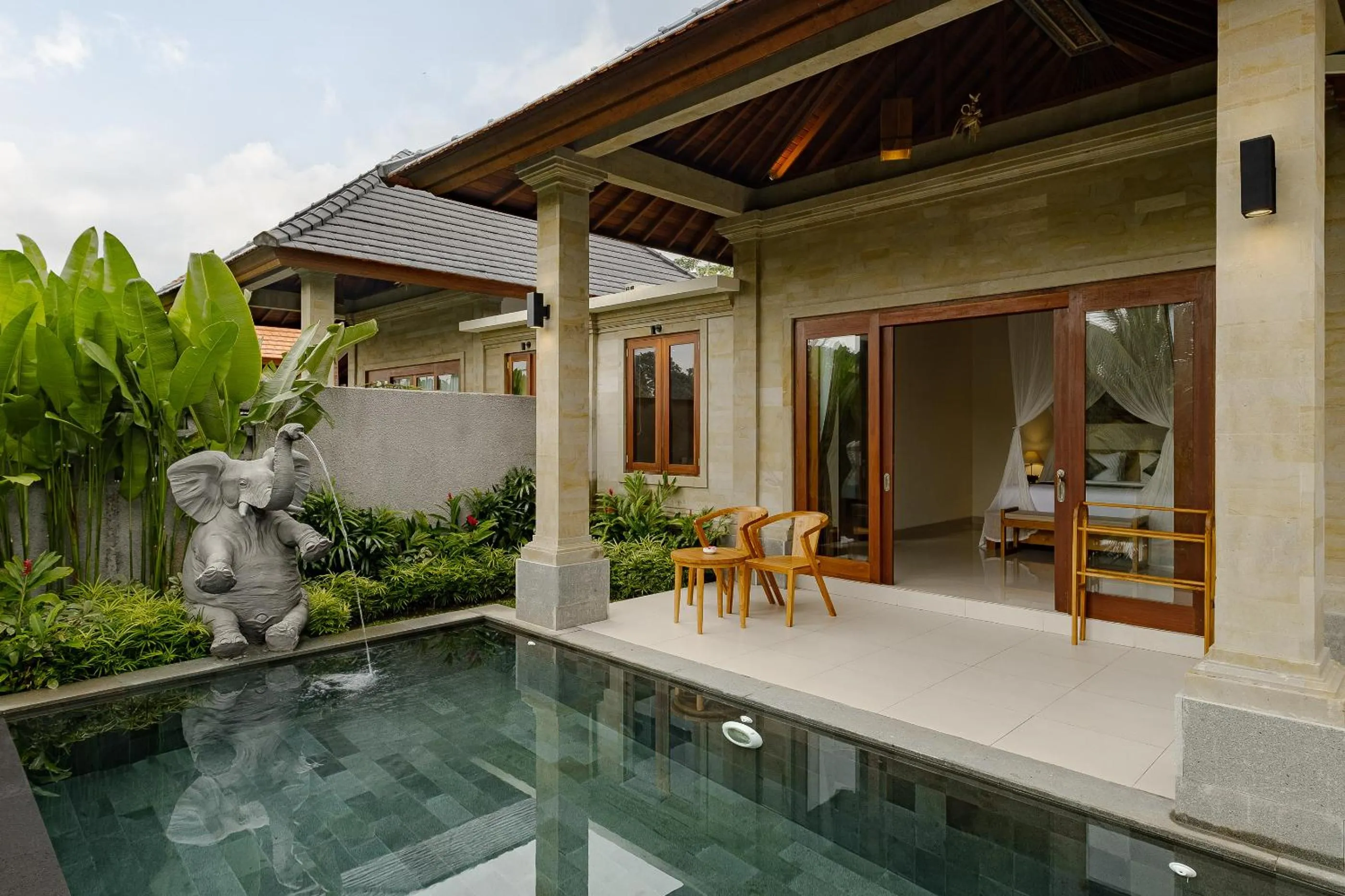 Swimming pool in Yanyan Resort Ubud