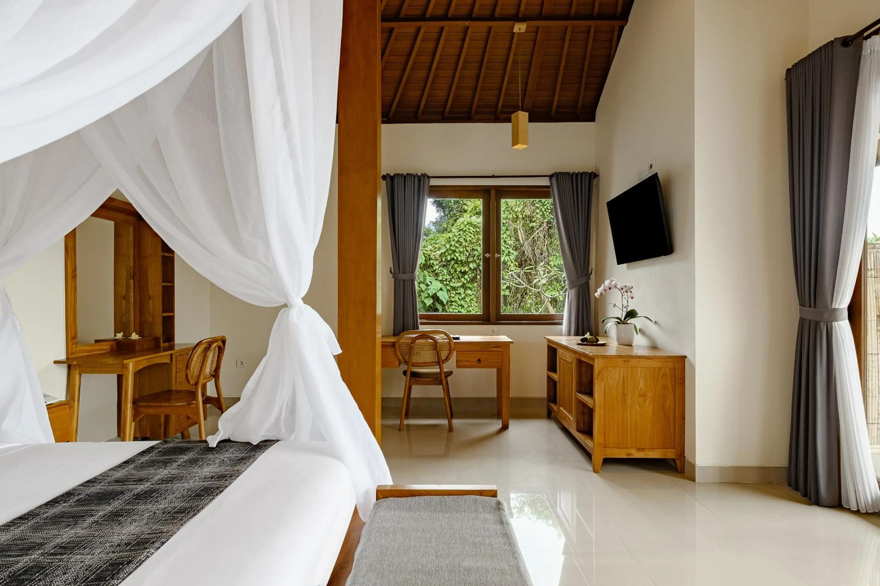 Bed in Yanyan Resort Ubud