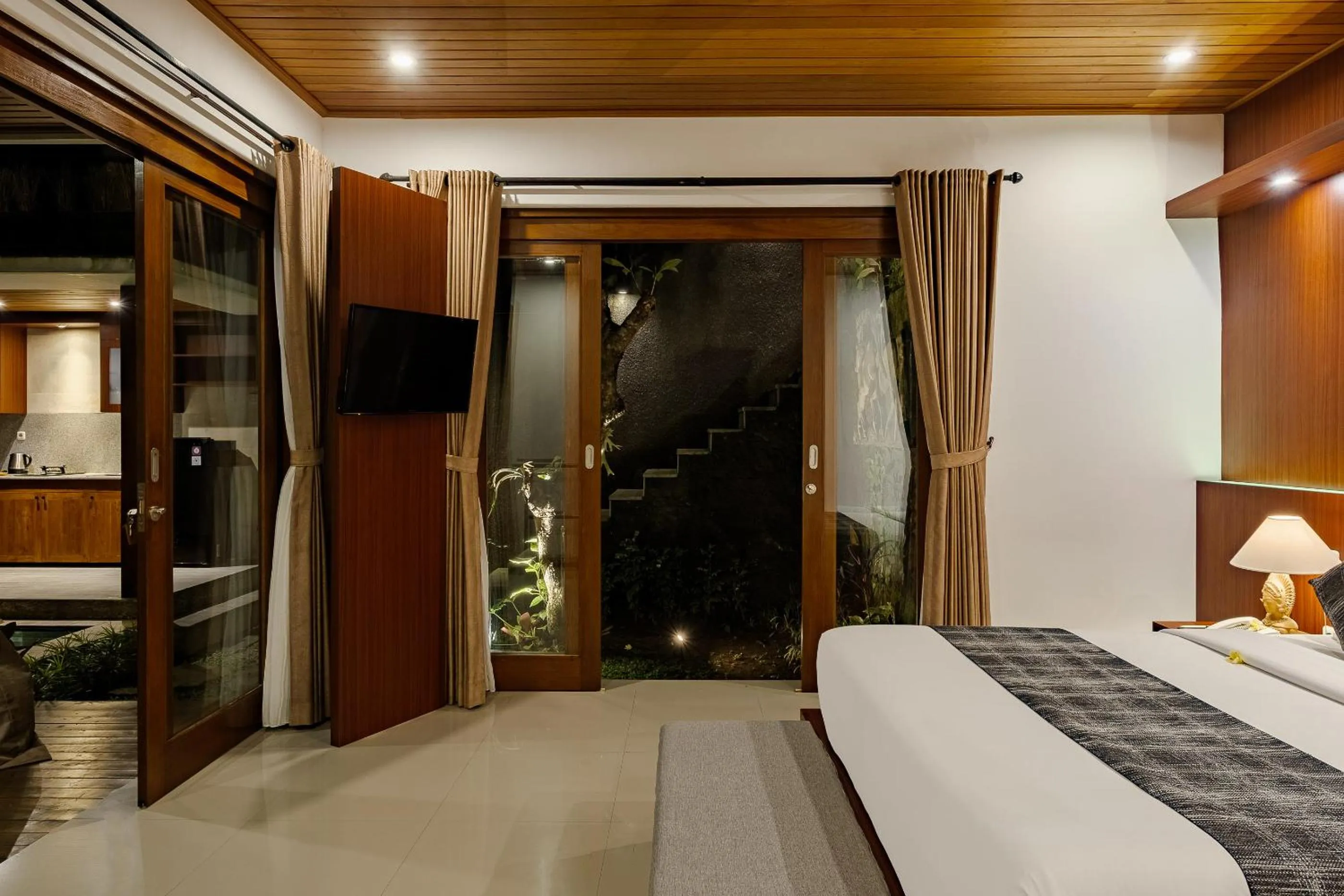 Bed in Yanyan Resort Ubud