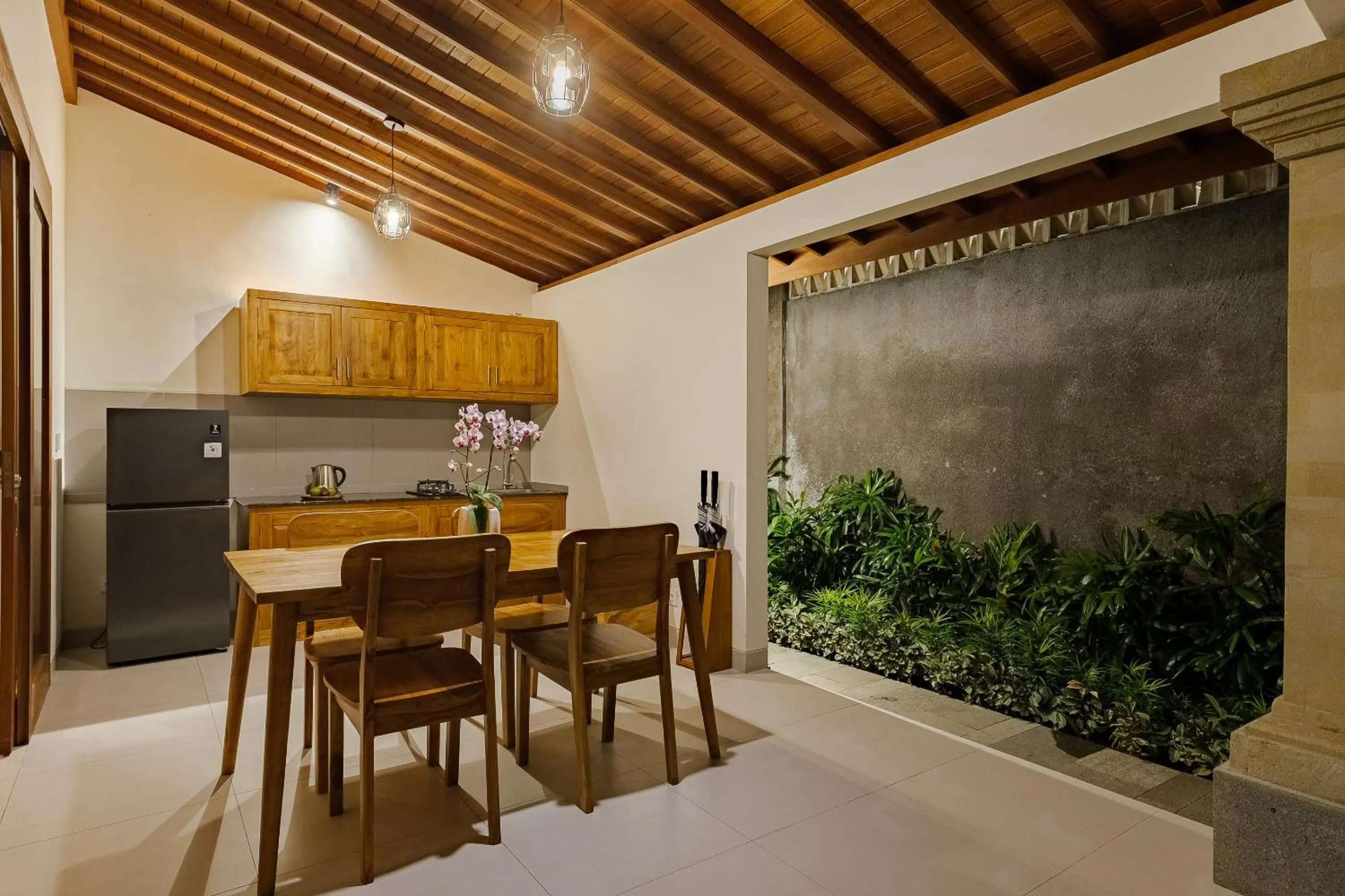 Kitchen or kitchenette in Yanyan Resort Ubud