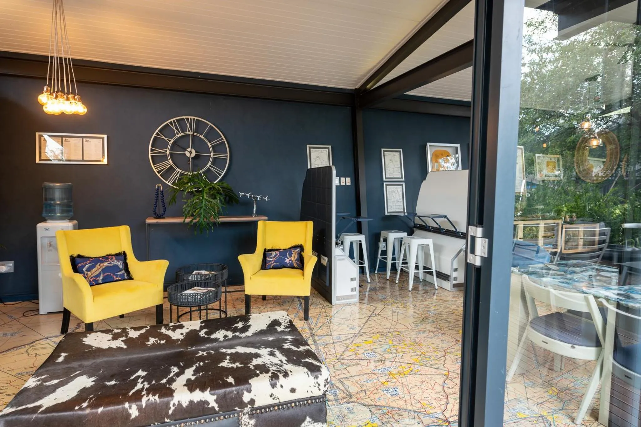 Seating area in Aerotel