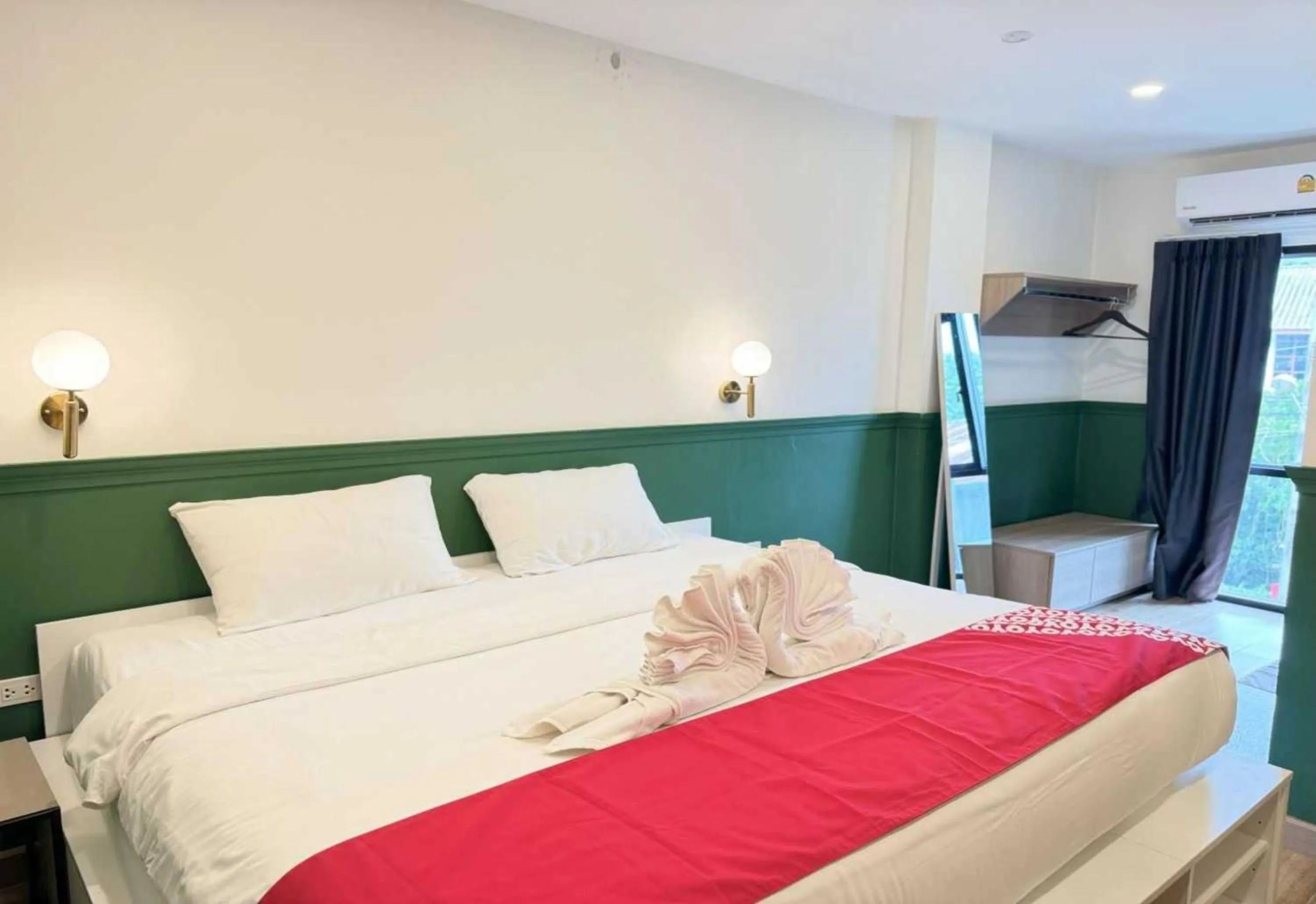 Photo of the whole room, Bed in Collection O The Singha Chiangmai Hotel