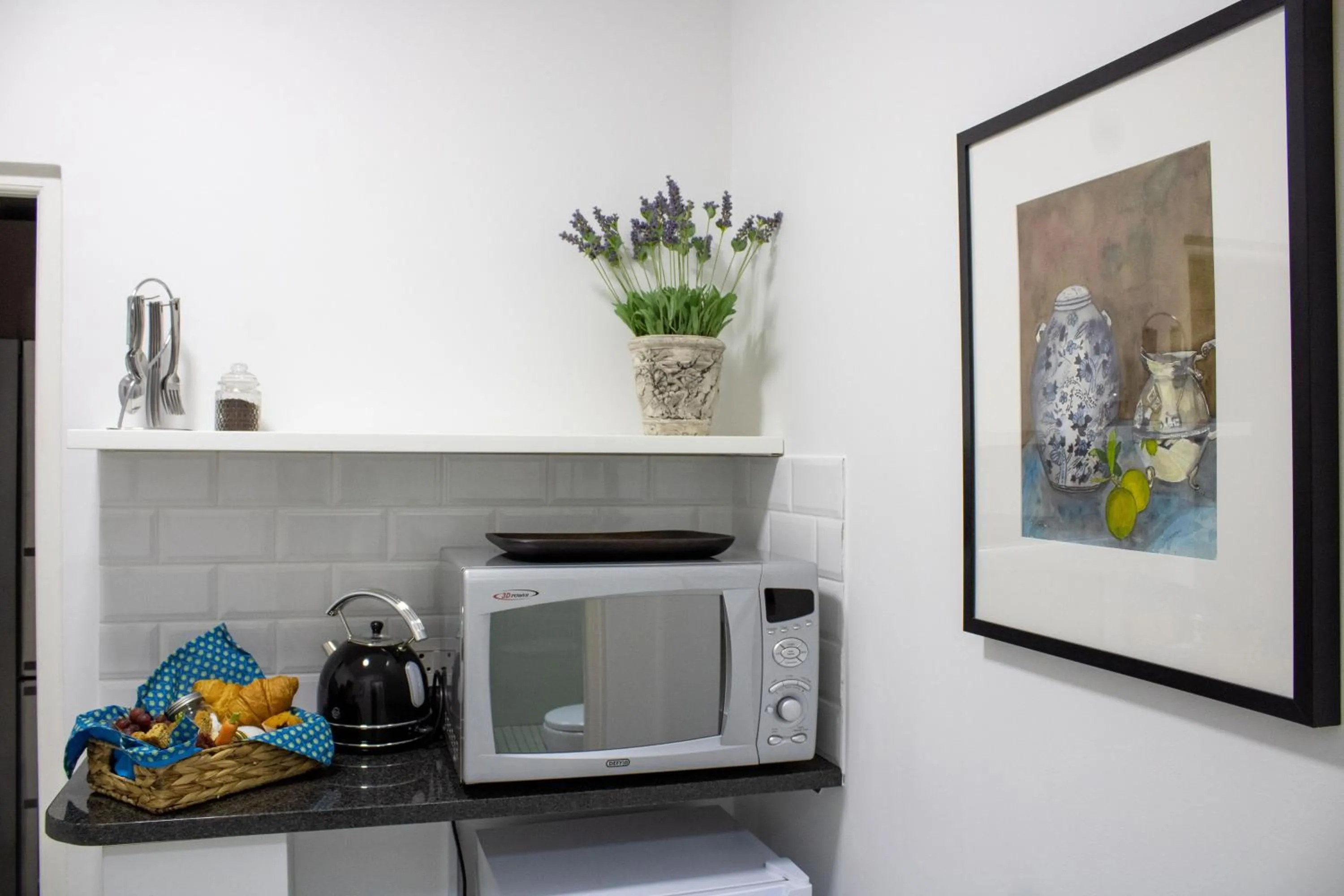 Coffee/tea facilities in 5 Rembrandt Guesthouse