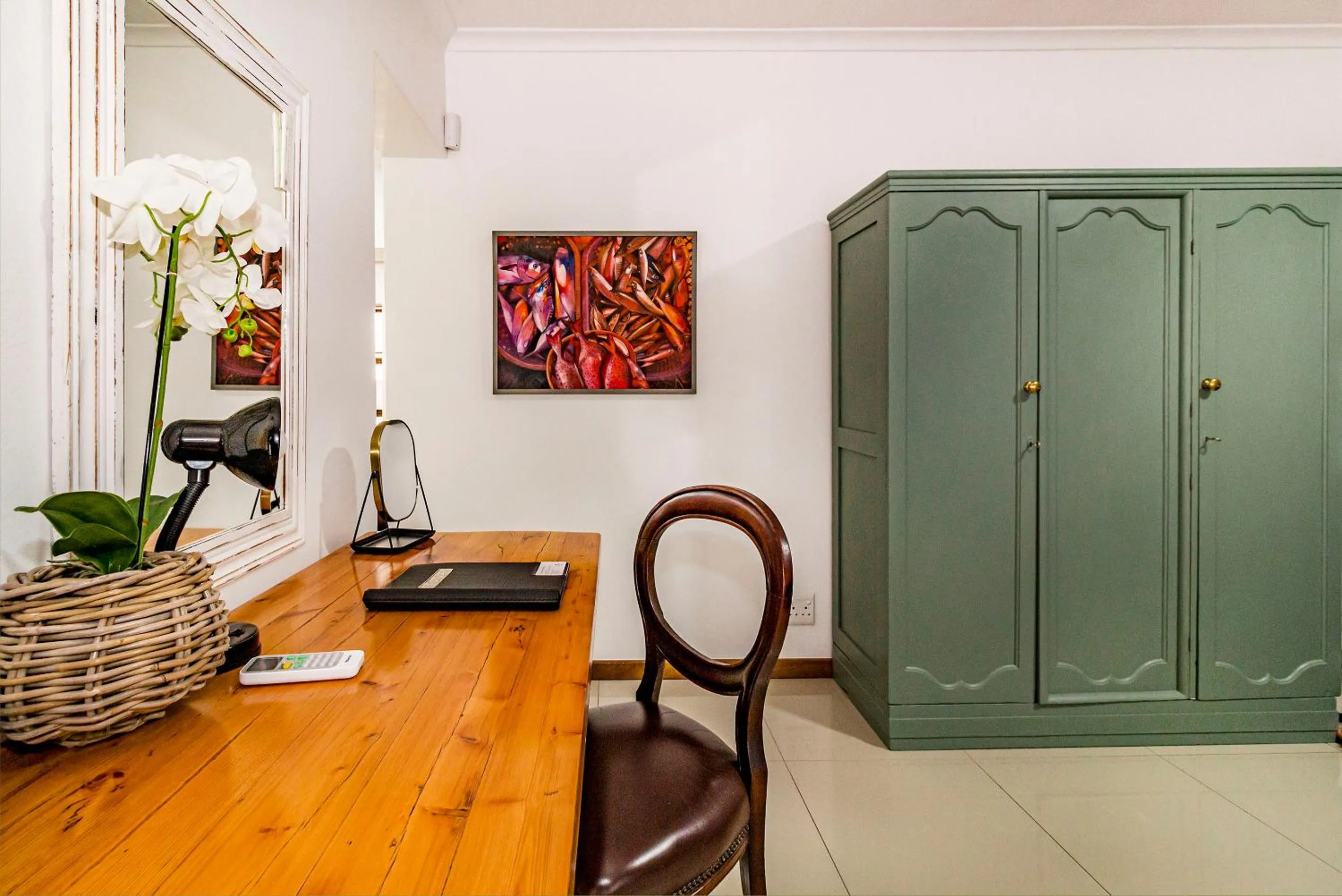 wardrobe in 5 Rembrandt Guesthouse