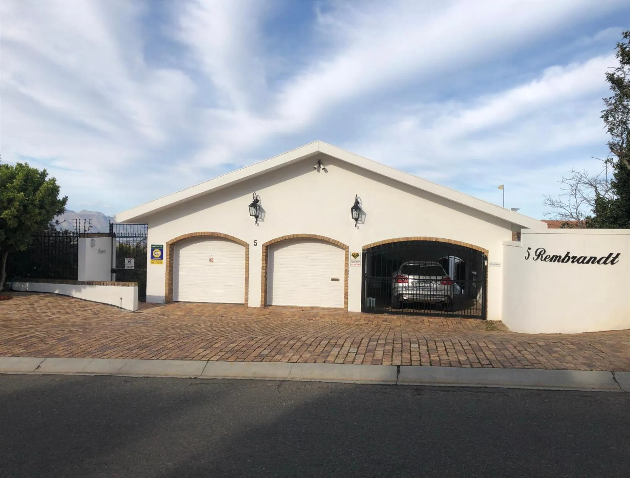 Property building in 5 Rembrandt Guesthouse