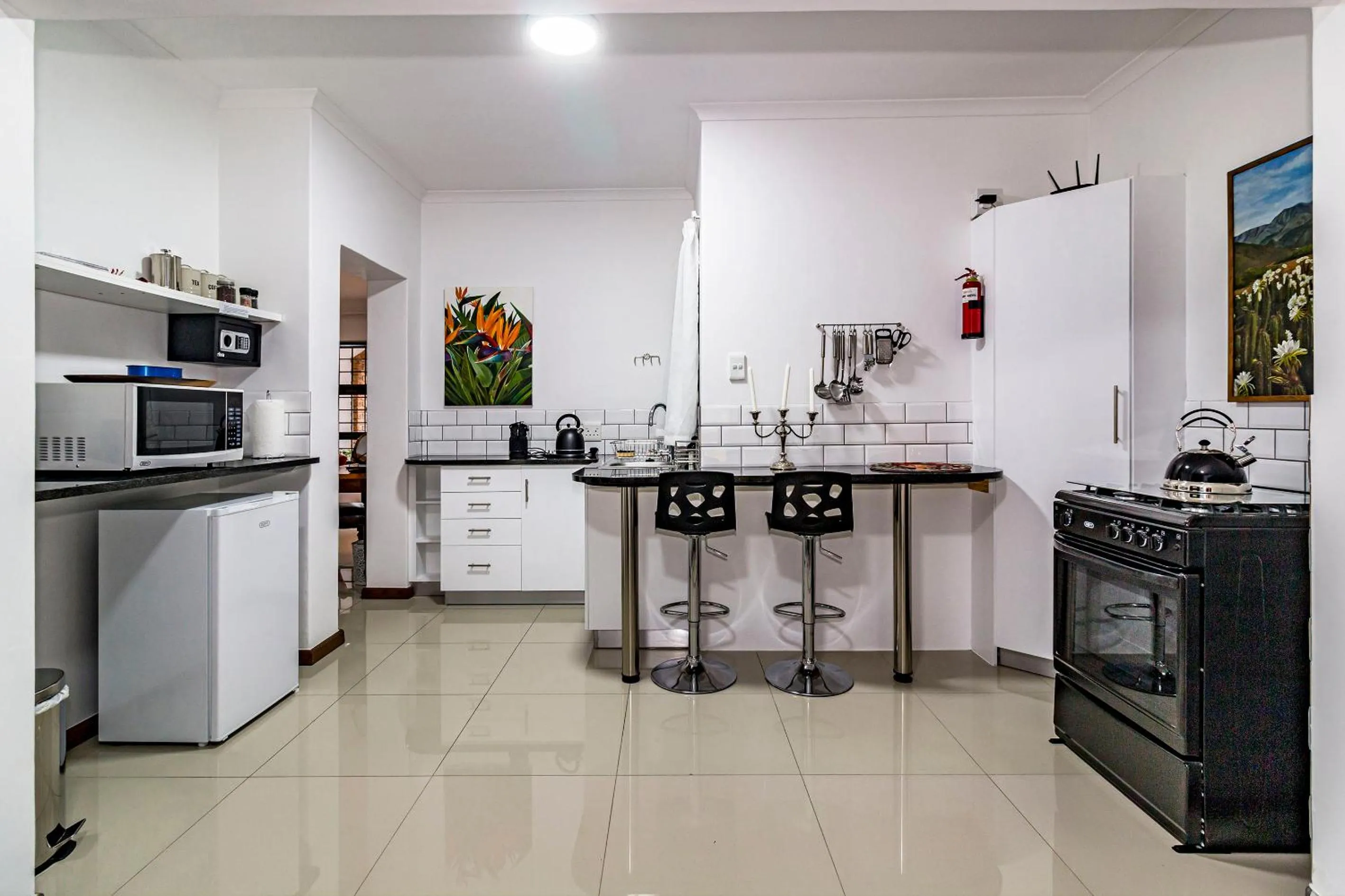 Kitchen or kitchenette in 5 Rembrandt Guesthouse