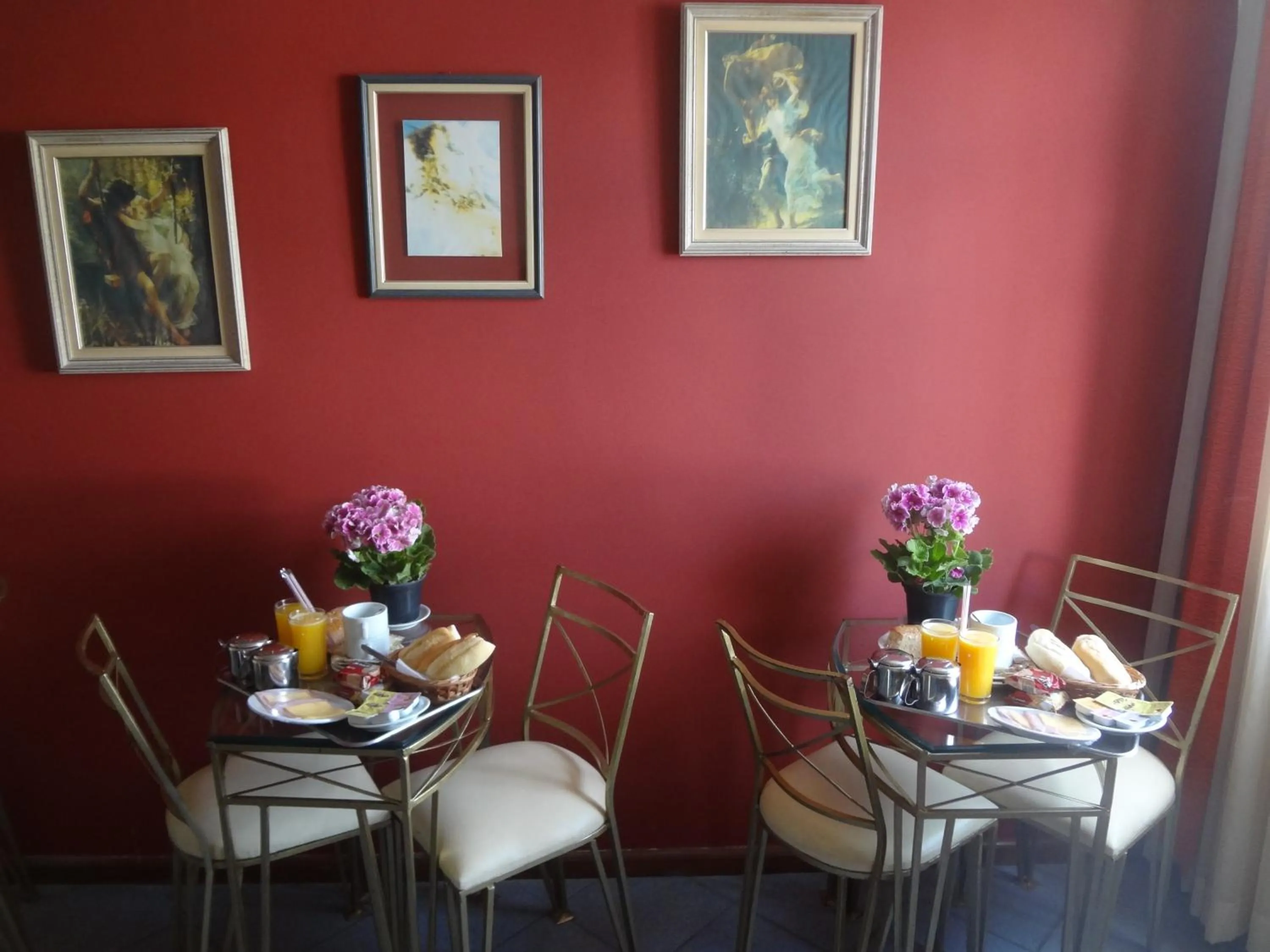 Restaurant/places to eat in Hotel Meu Cantinho (Adults Only)