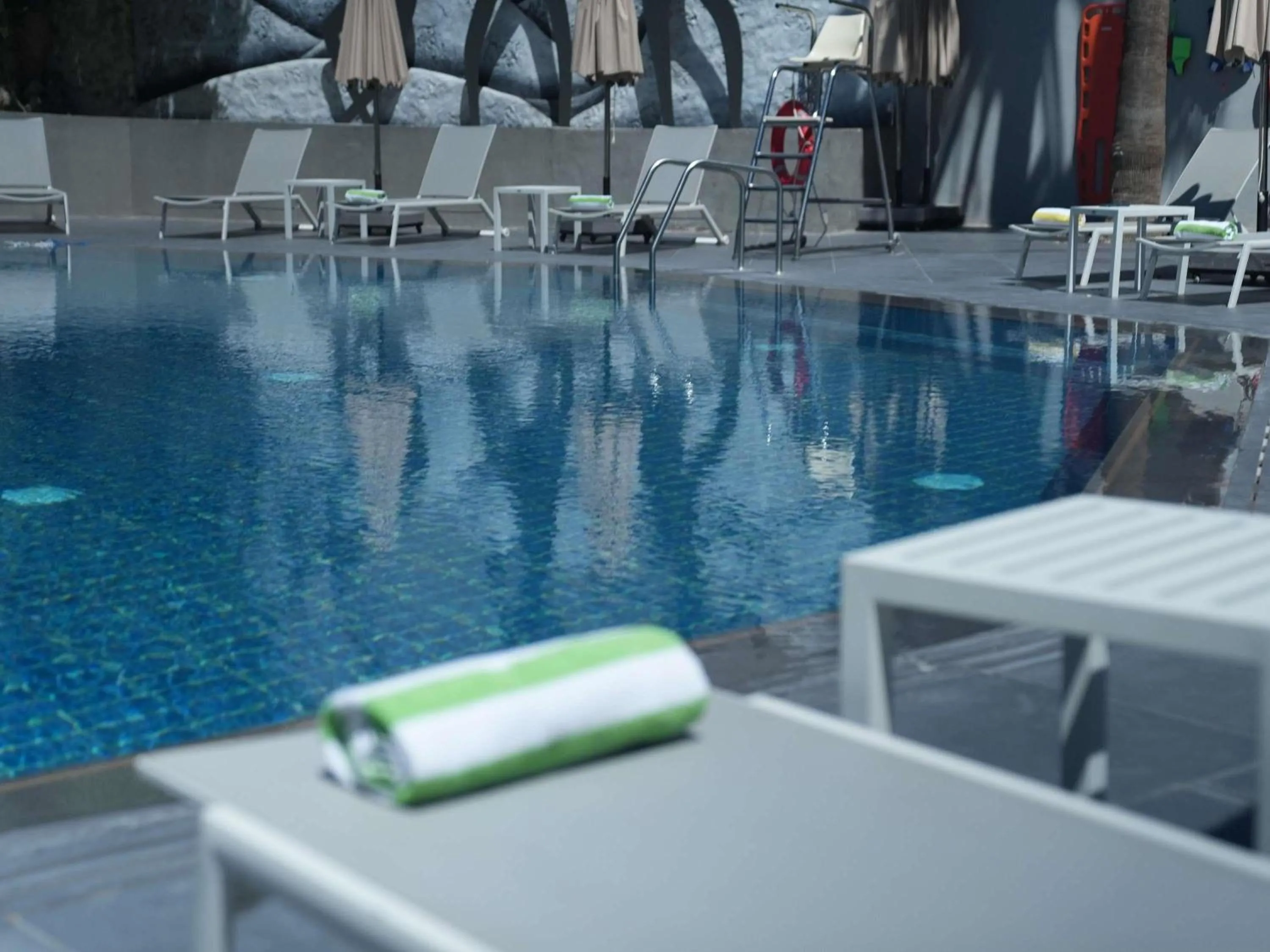 Pool view in Mövenpick Hotel Amman