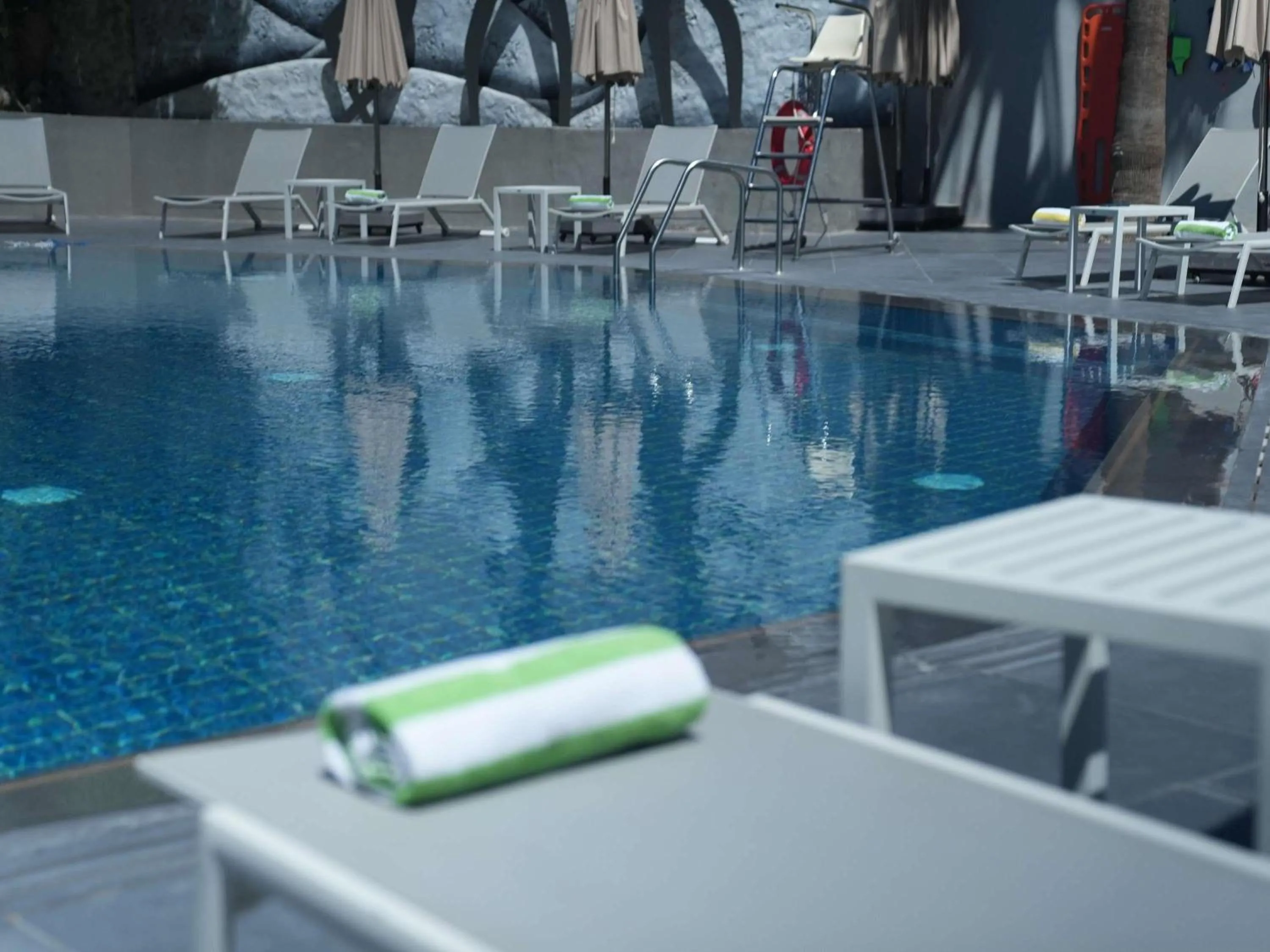 Pool view in Mövenpick Hotel Amman