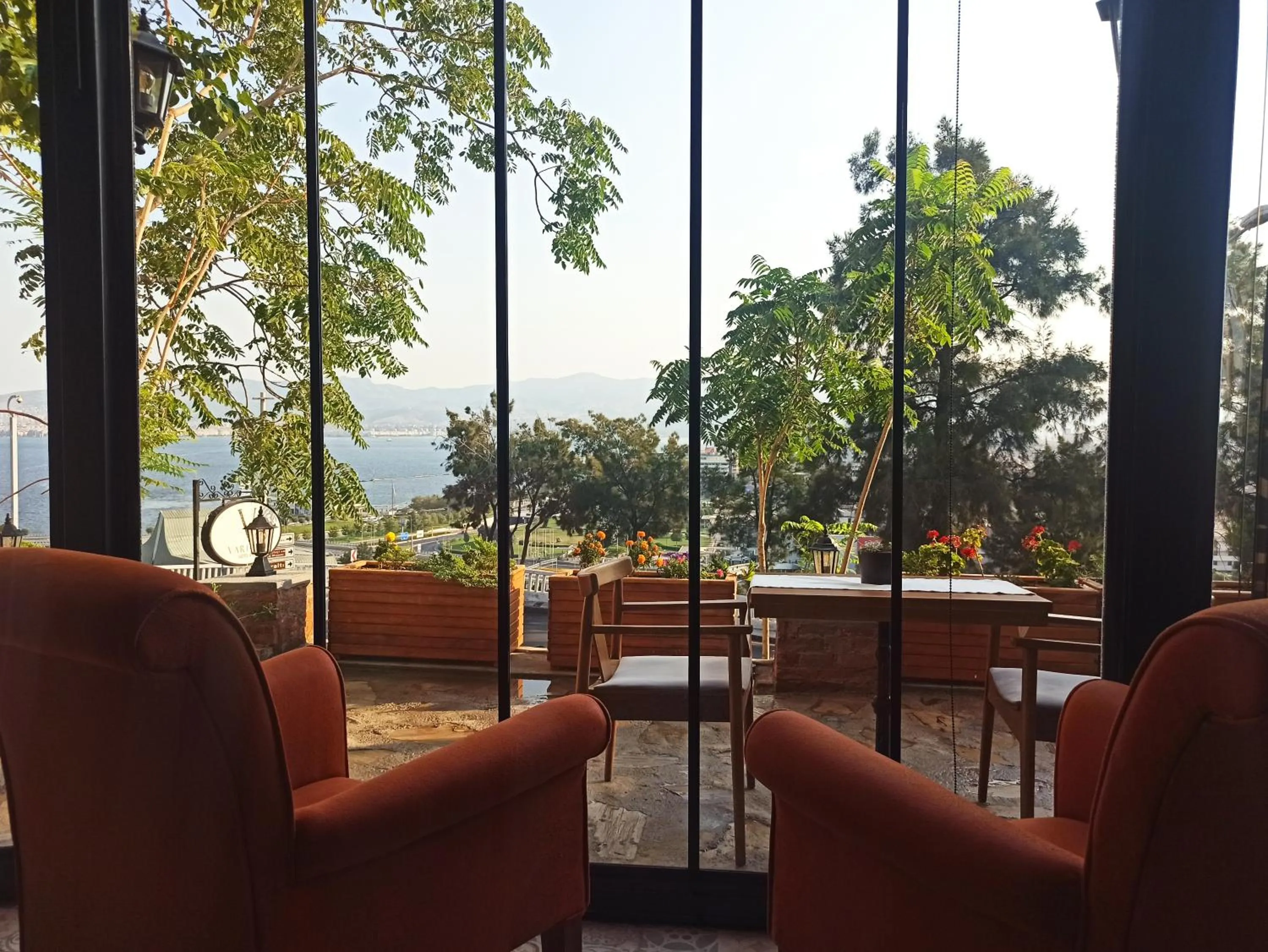 Restaurant/places to eat in Variante Hotel