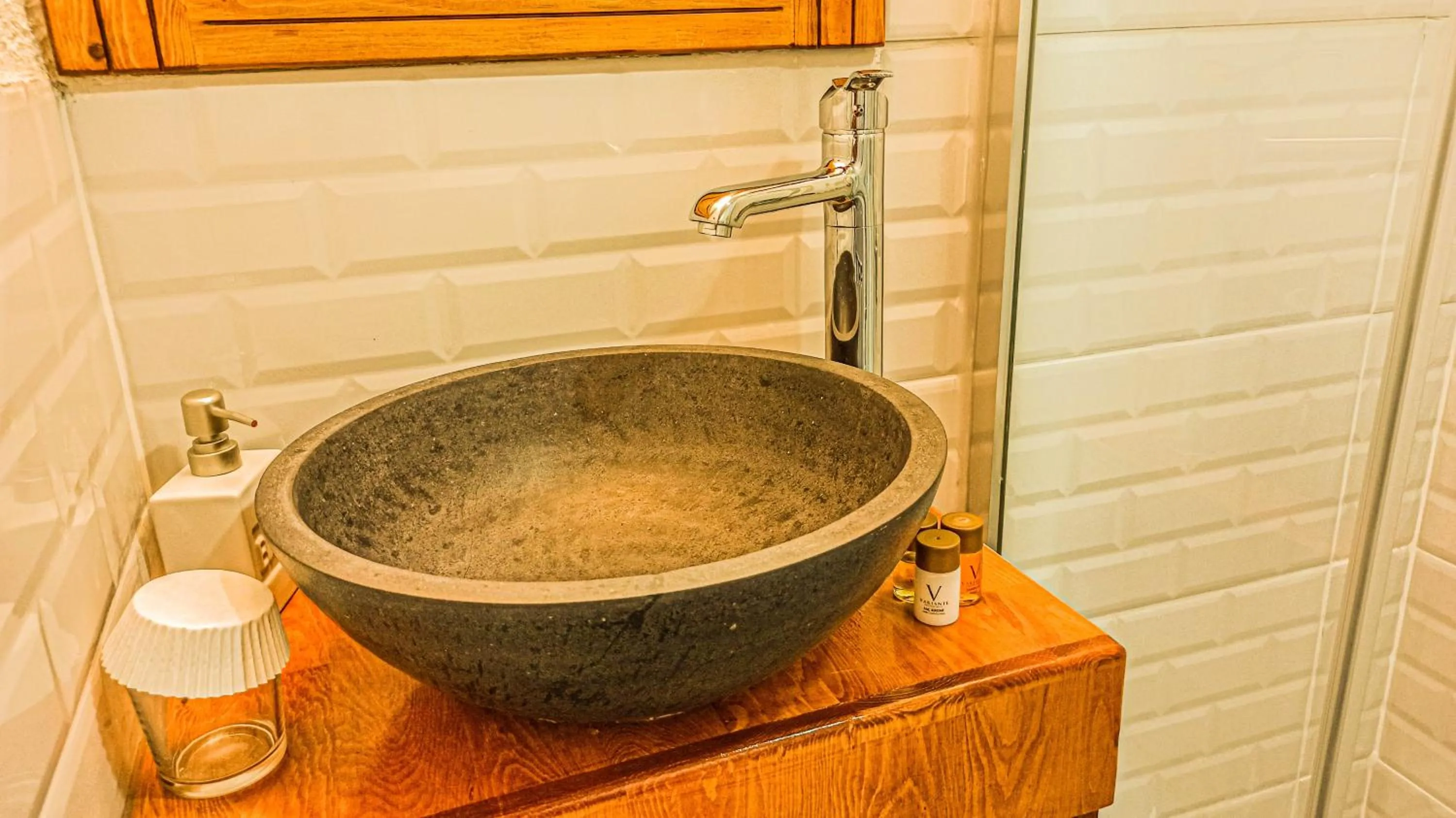 Bathroom in Variante Hotel