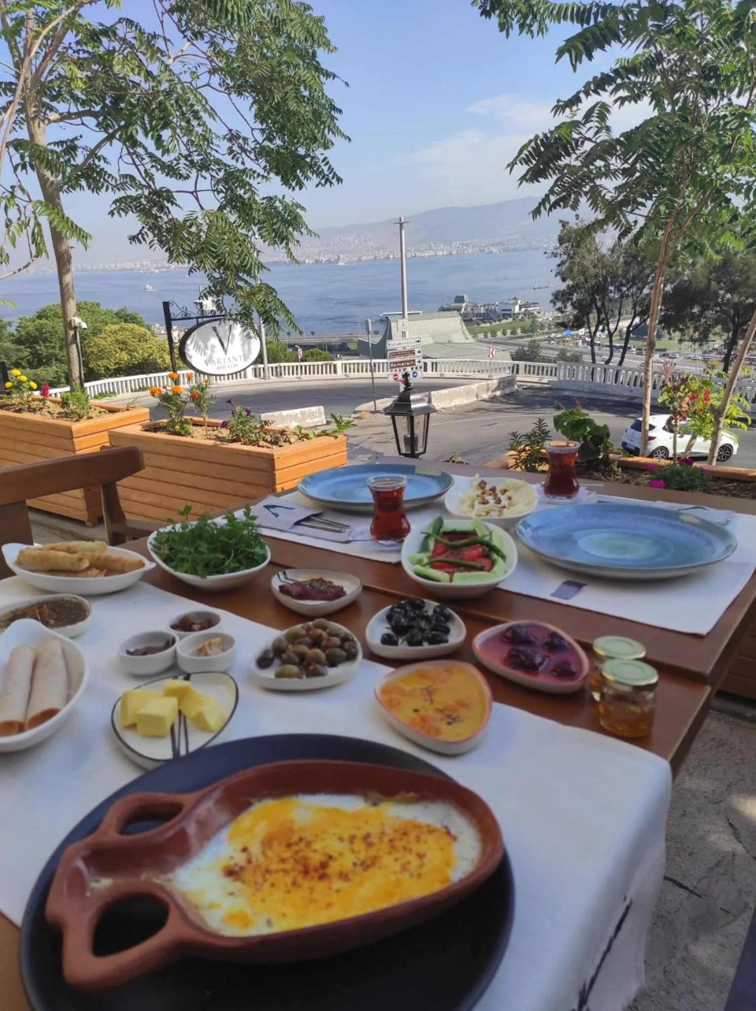 Restaurant/places to eat in Variante Hotel