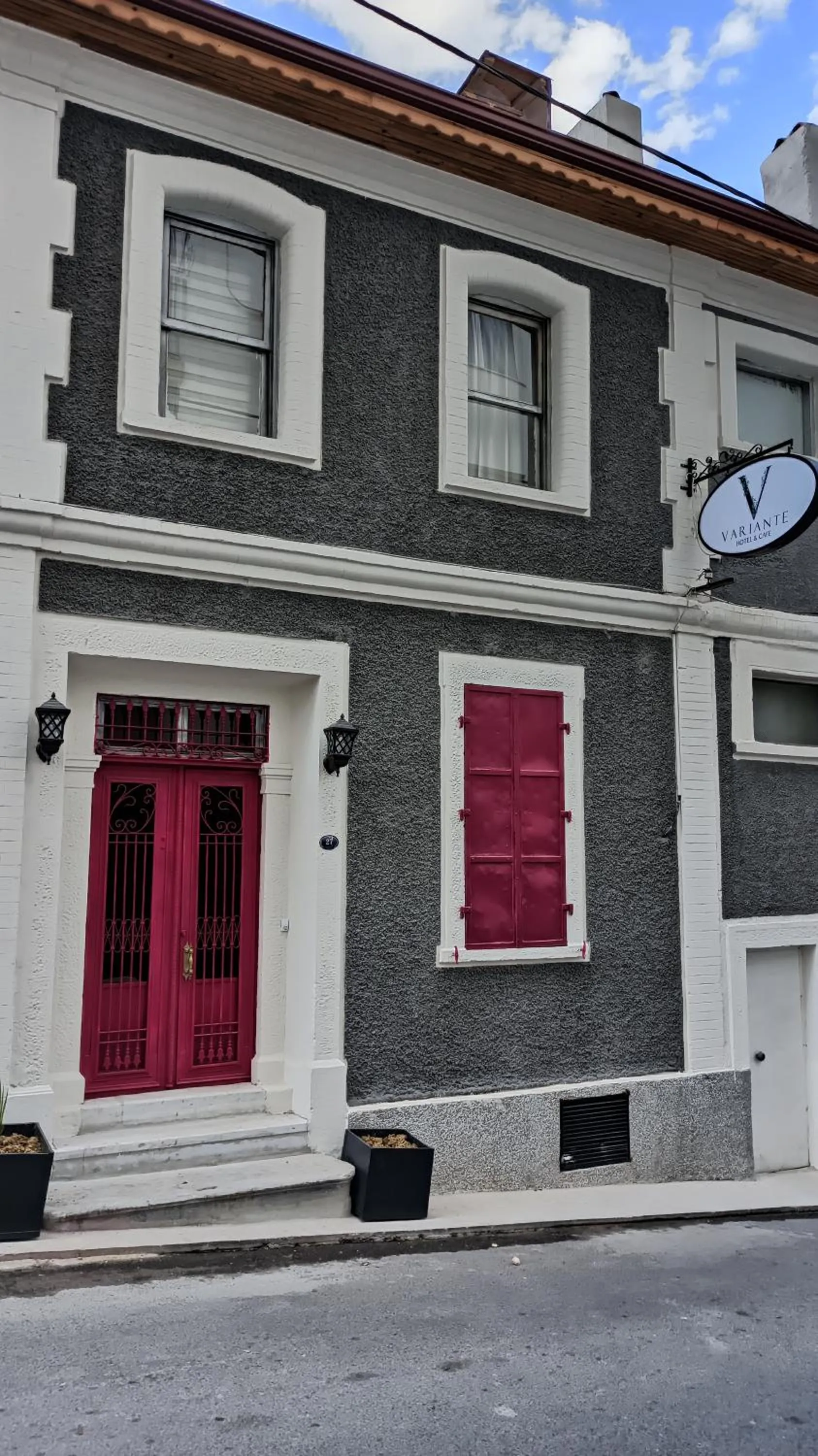 Property building in Variante Hotel