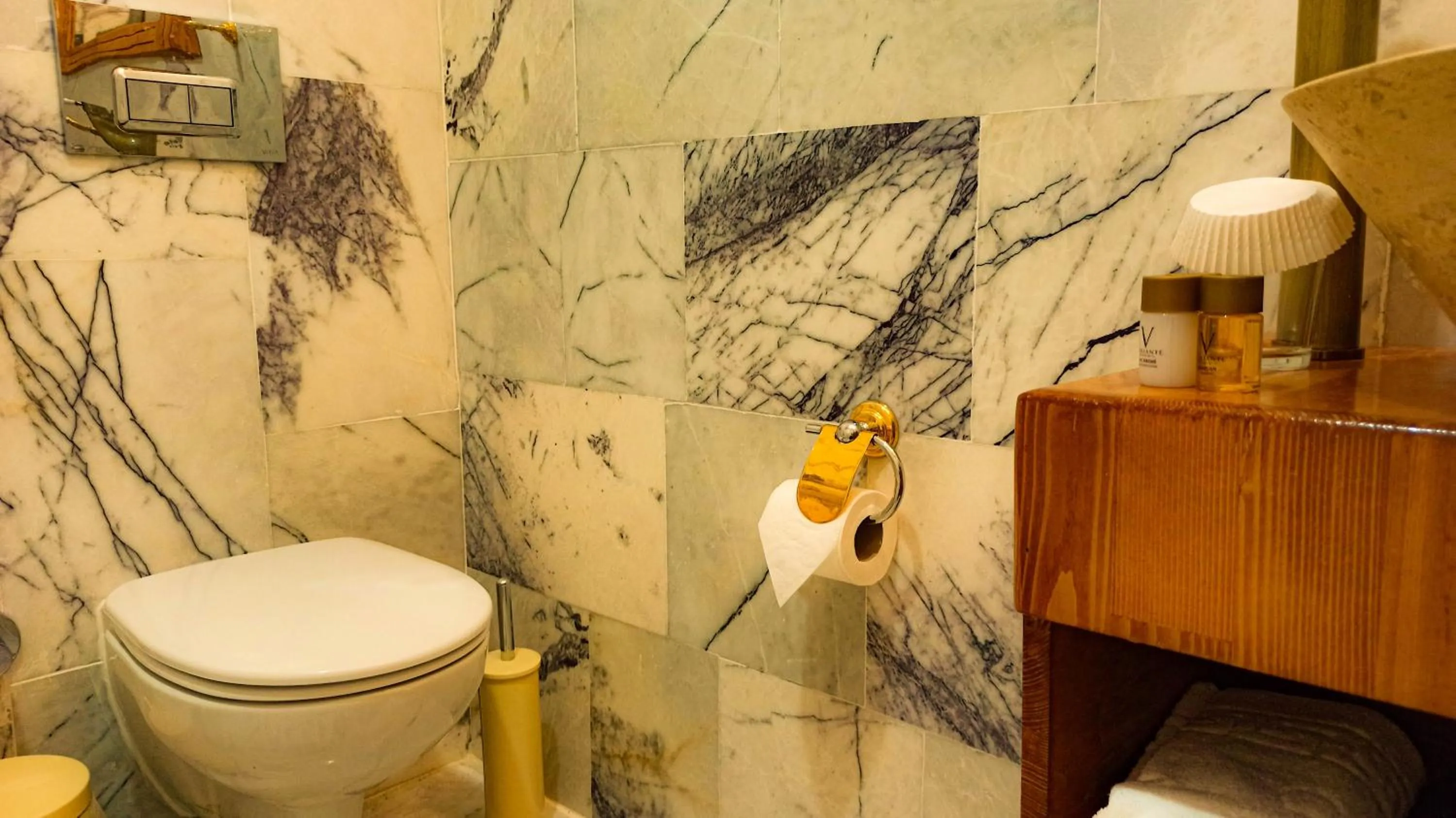 Bathroom in Variante Hotel