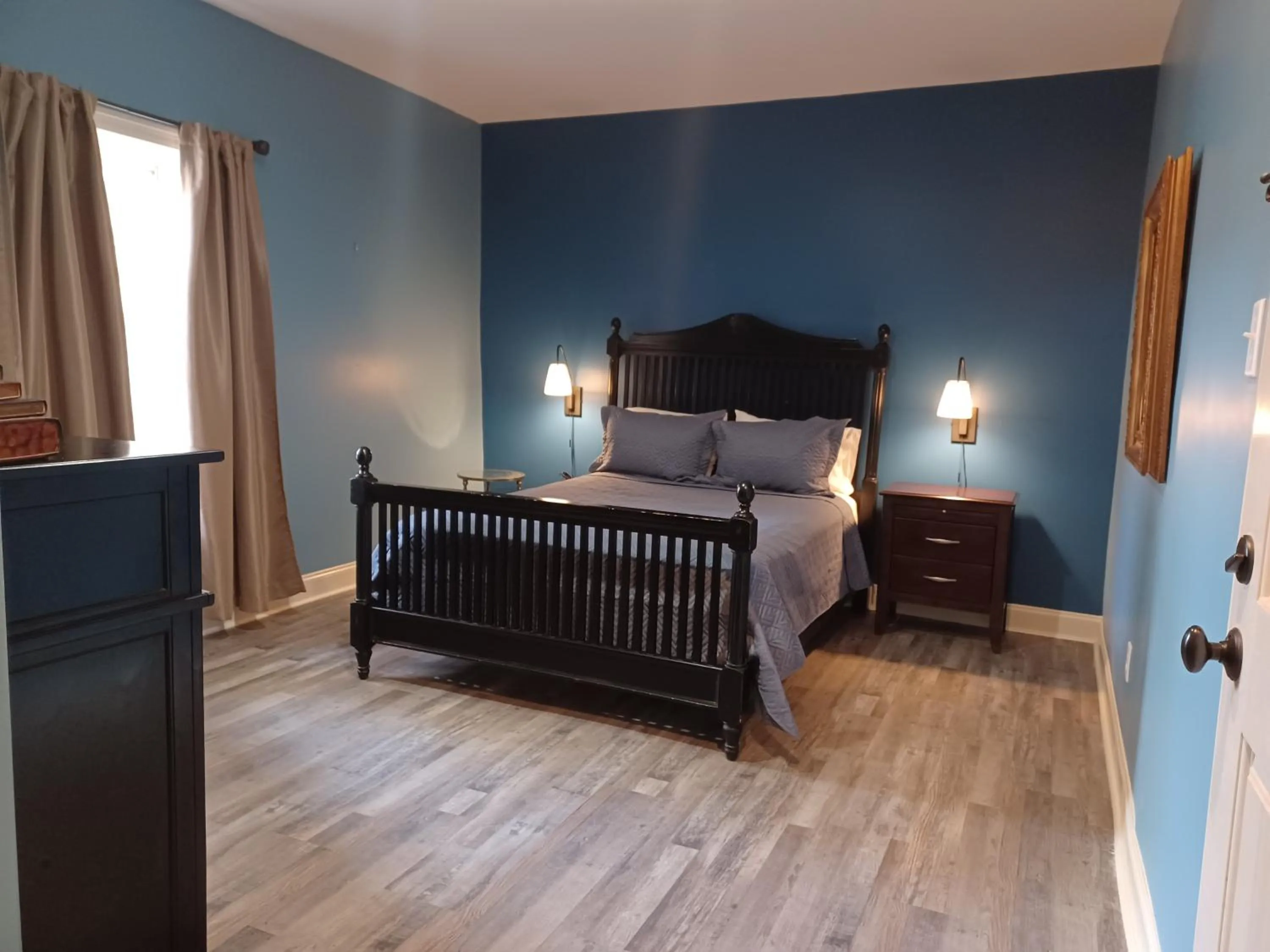 Deluxe Queen Room in Natchez Manor Bed & Breakfast