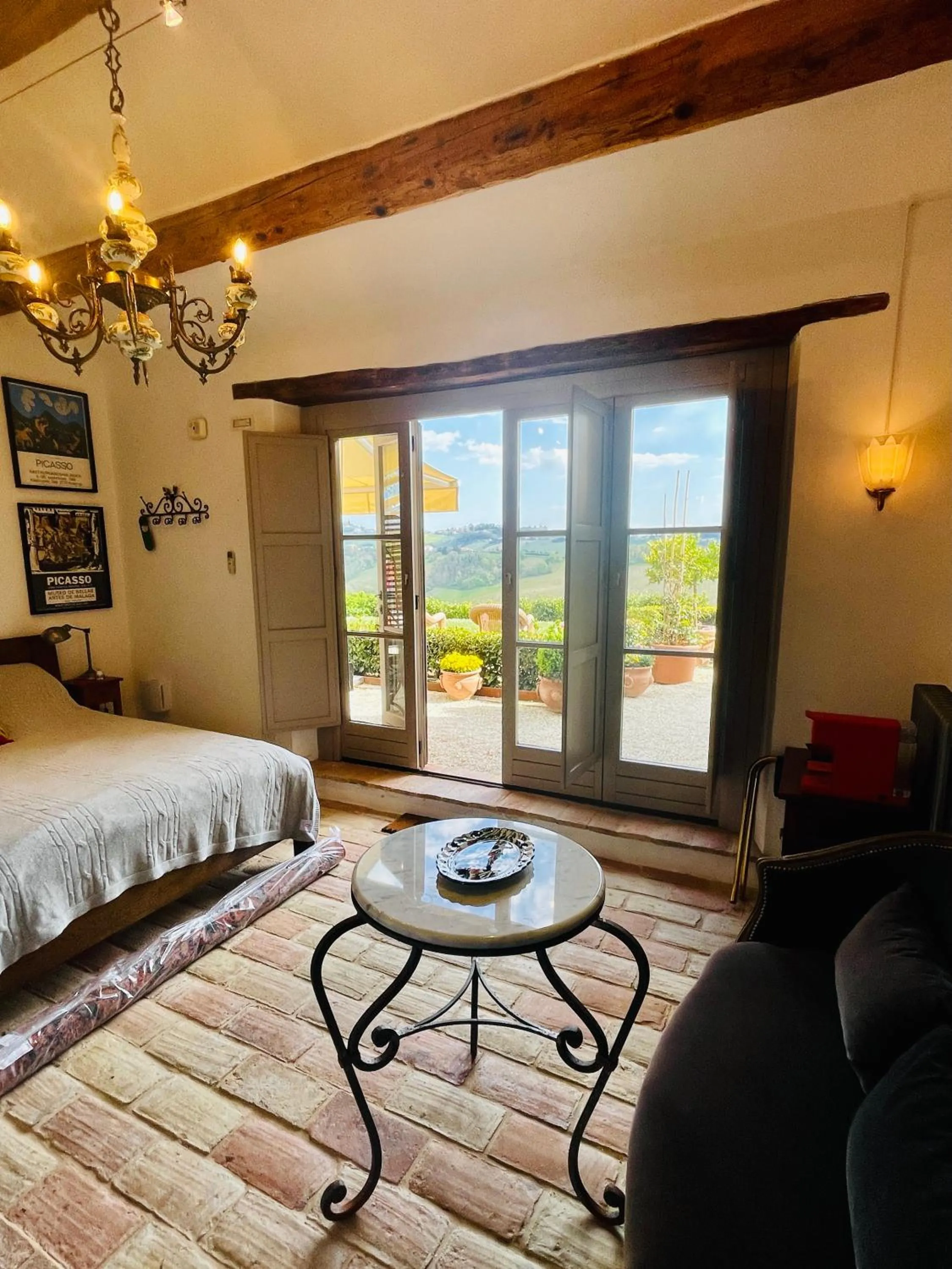 Living room, Bed in Casa San Ruffino