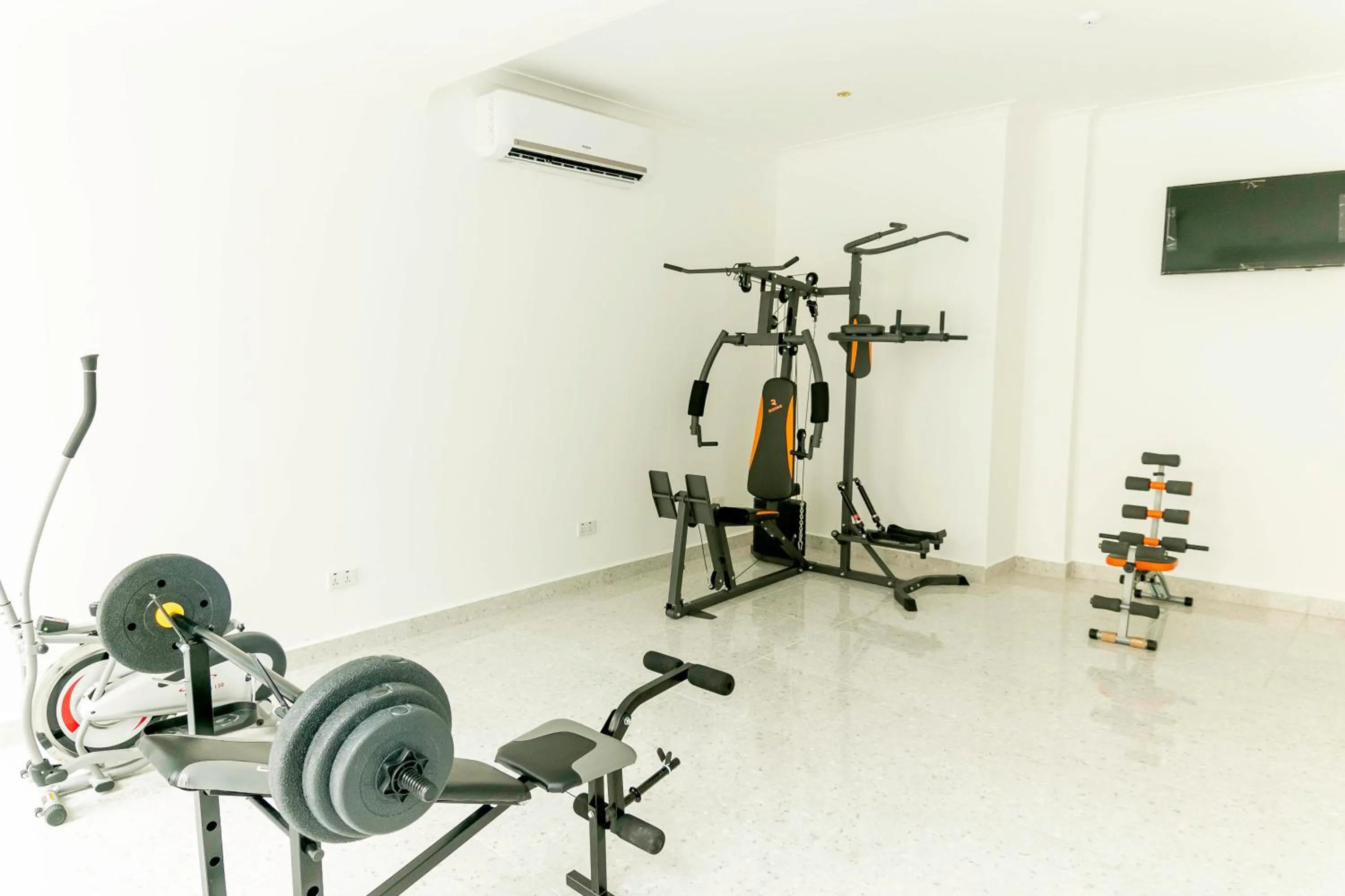 Fitness centre/facilities in Monarch Hotel