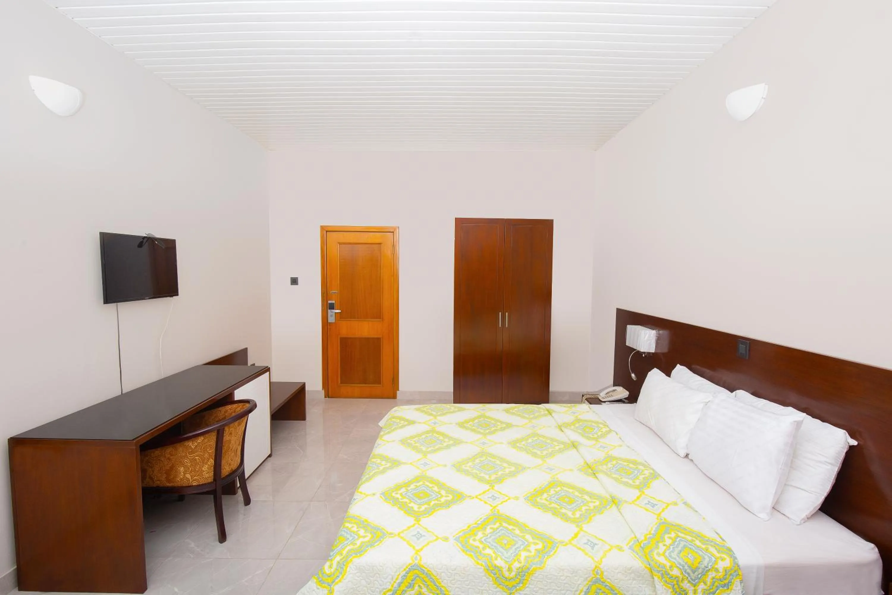 Bed in Monarch Hotel