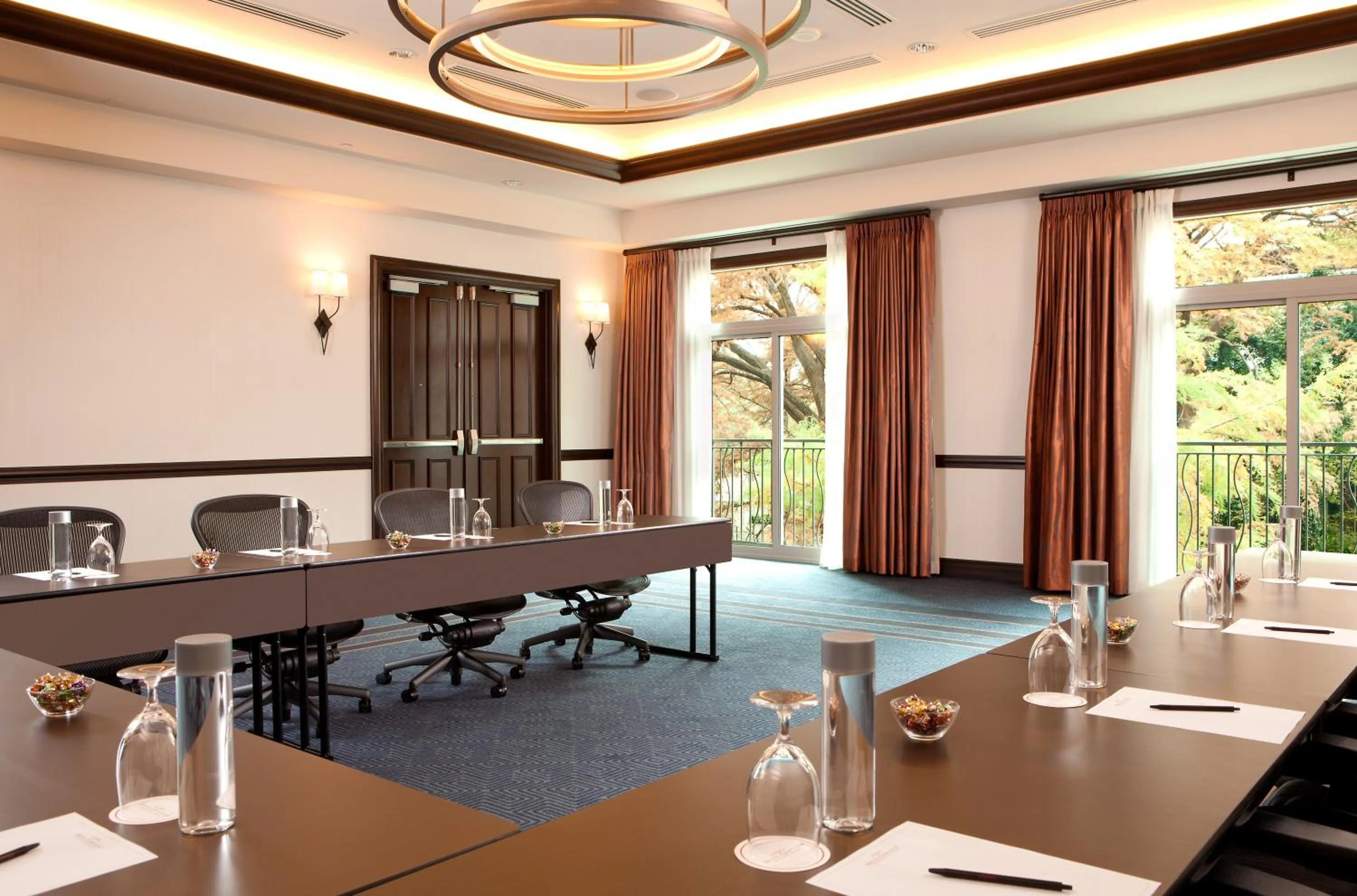 Meeting/conference room in Hotel Contessa - Suites on the Riverwalk