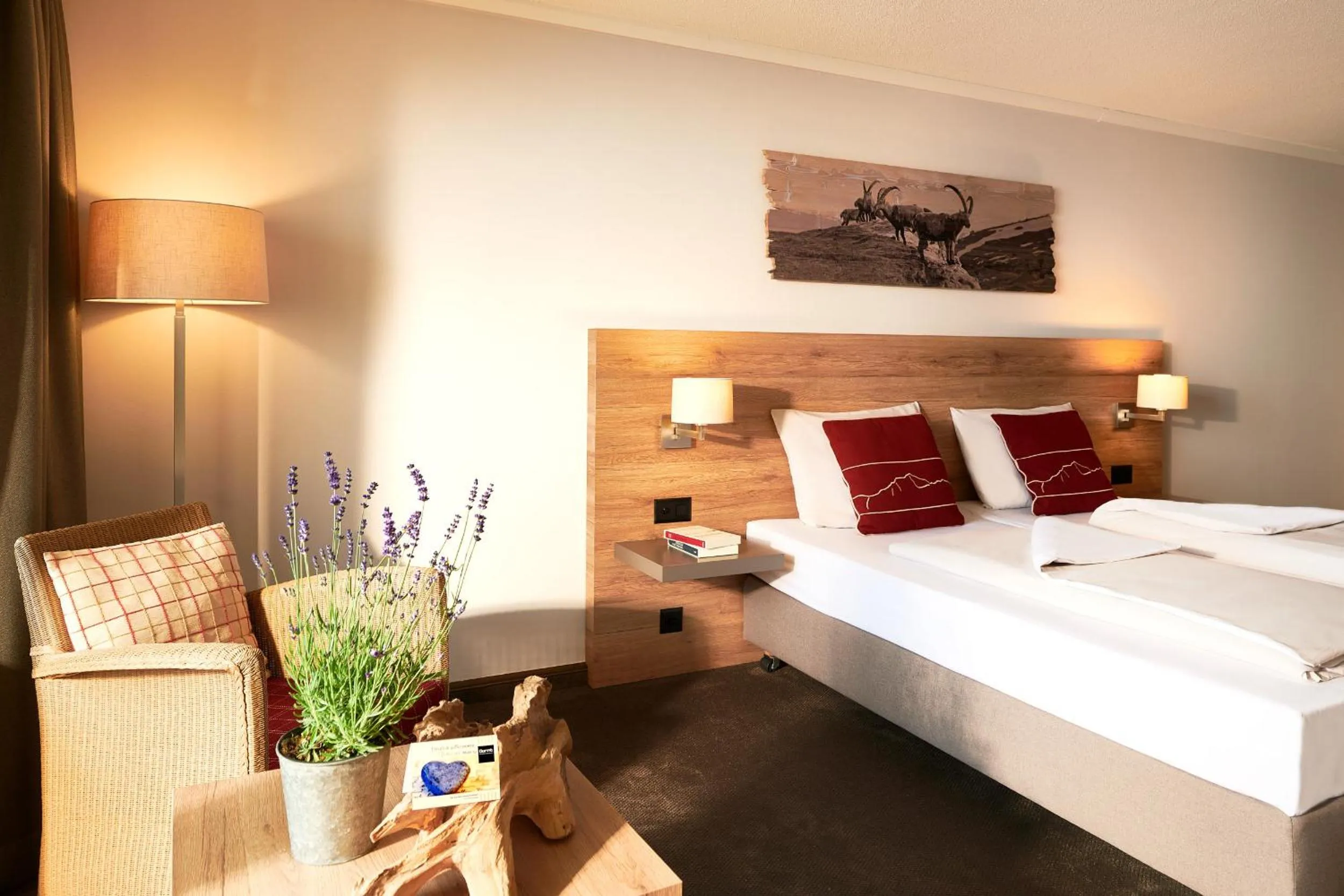 Photo of the whole room, Bed in Dorint Blüemlisalp Beatenberg/Interlaken