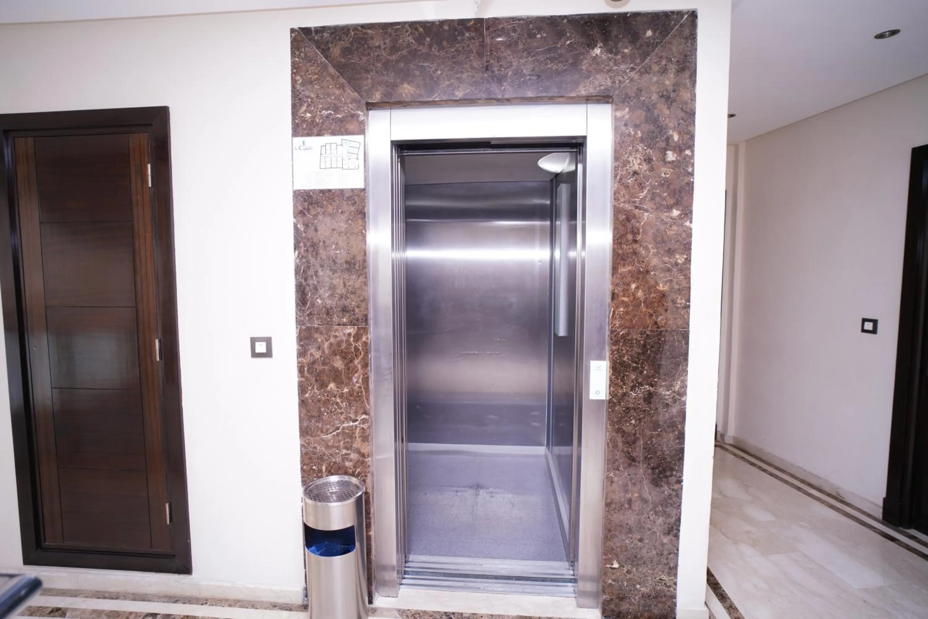 elevator in Hotel La Capitale